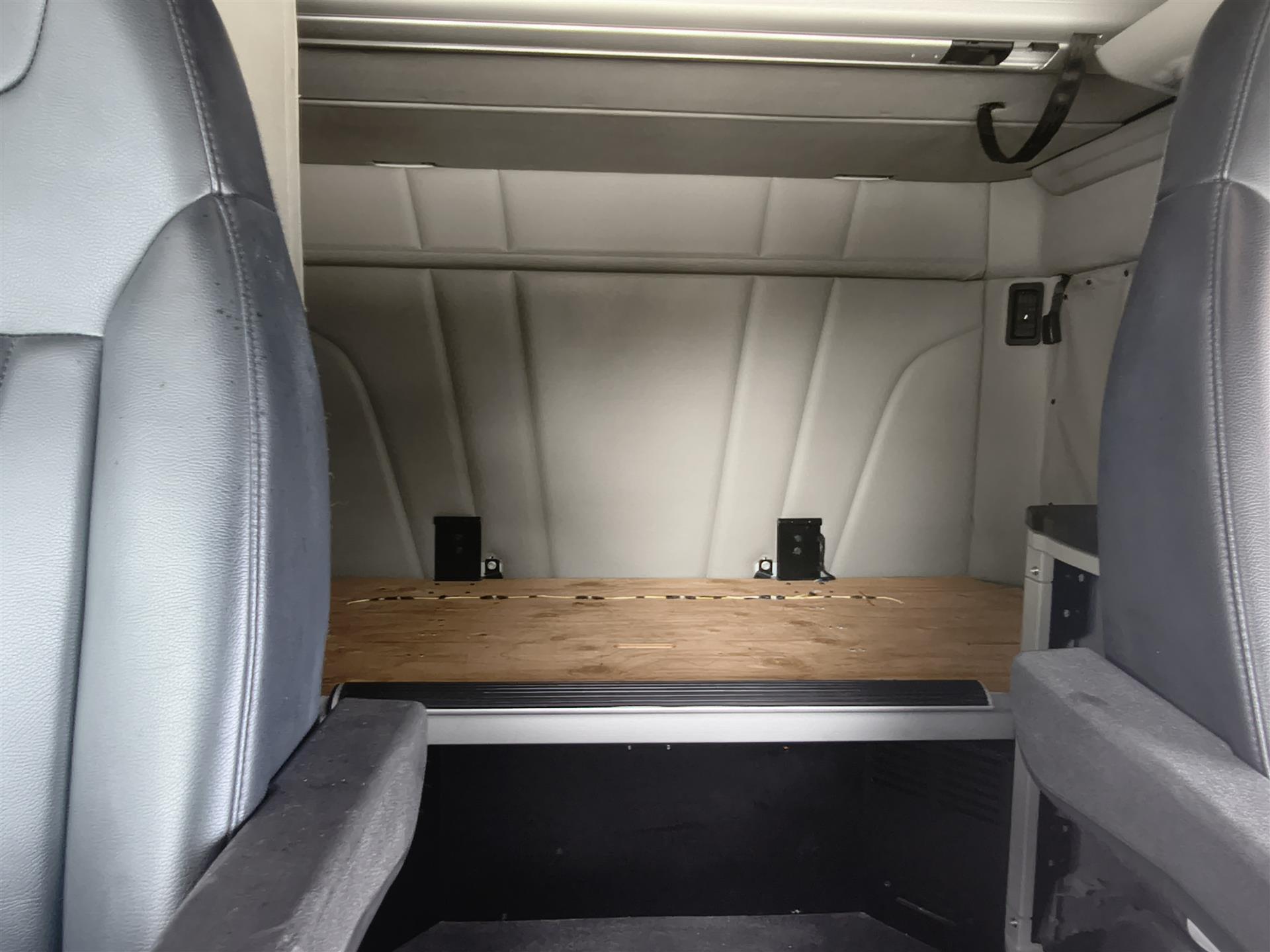 2022 Peterbilt 579 - image 12