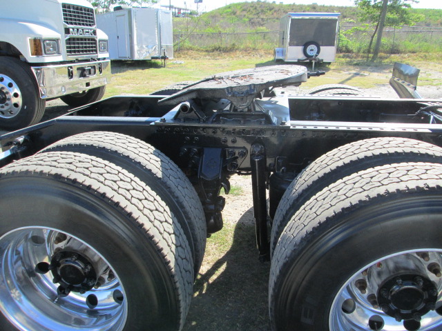 2021 Mack Pinnacle - image 16