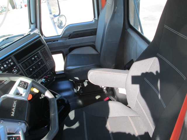2021 Mack Pinnacle - image 21
