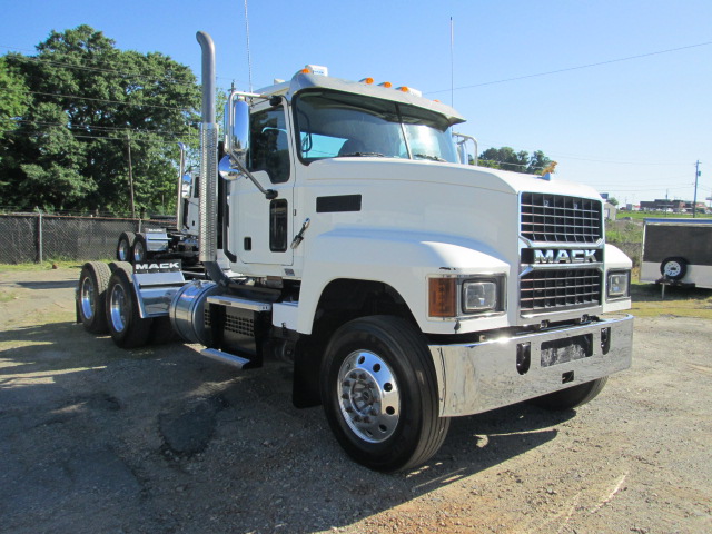 2021 Mack Pinnacle - image 3