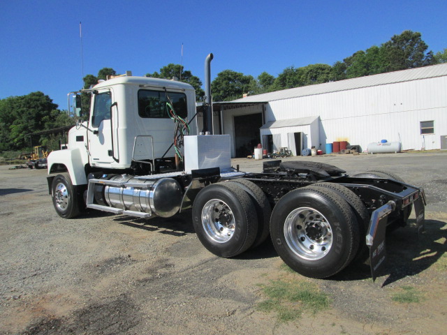 2021 Mack Pinnacle - image 8