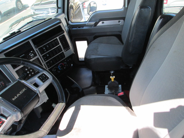 2020 Mack Granite - image 23