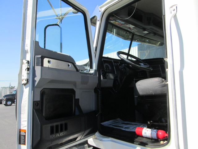 2020 Mack Granite - image 19