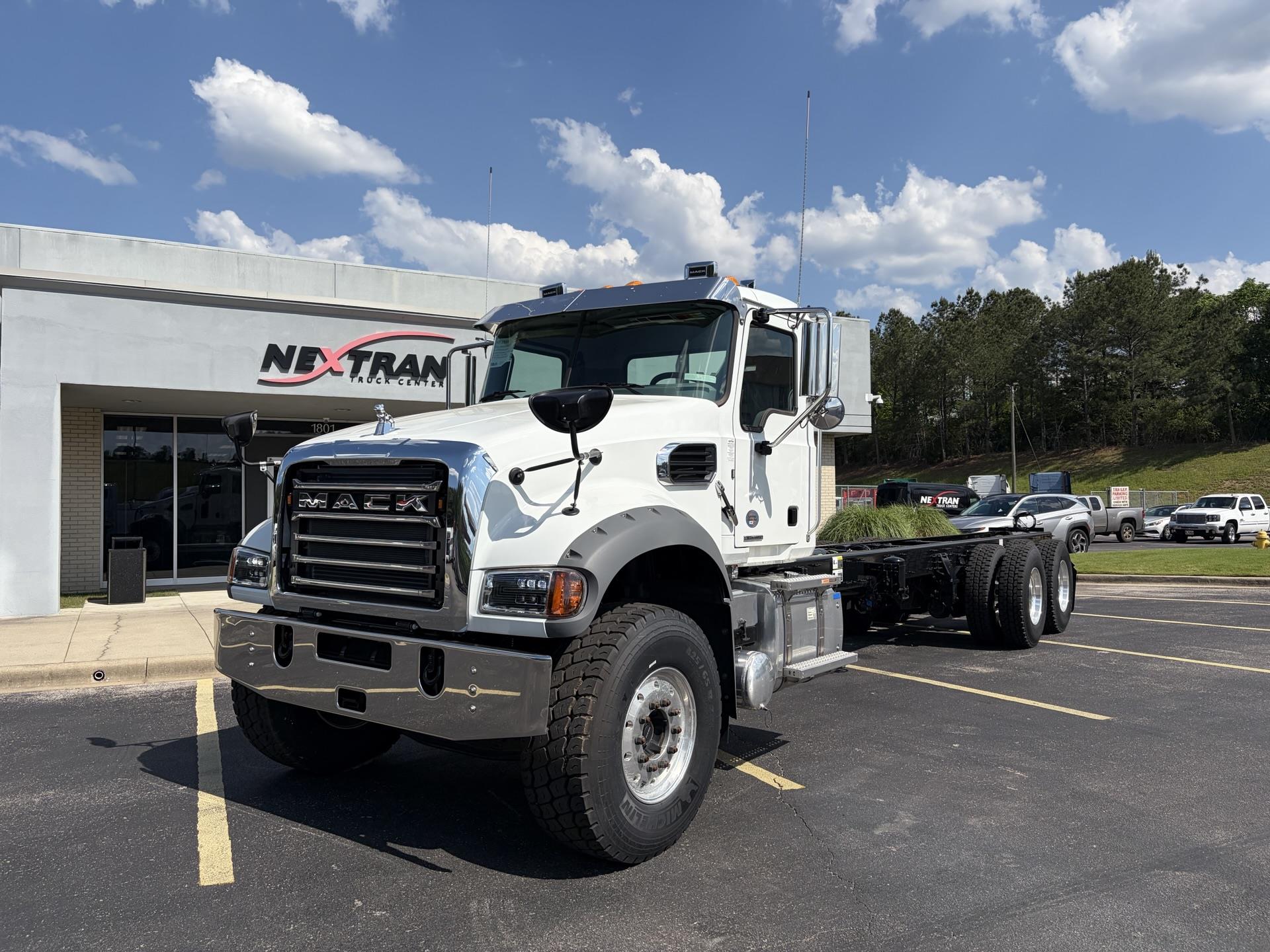 2025 Mack GR64F