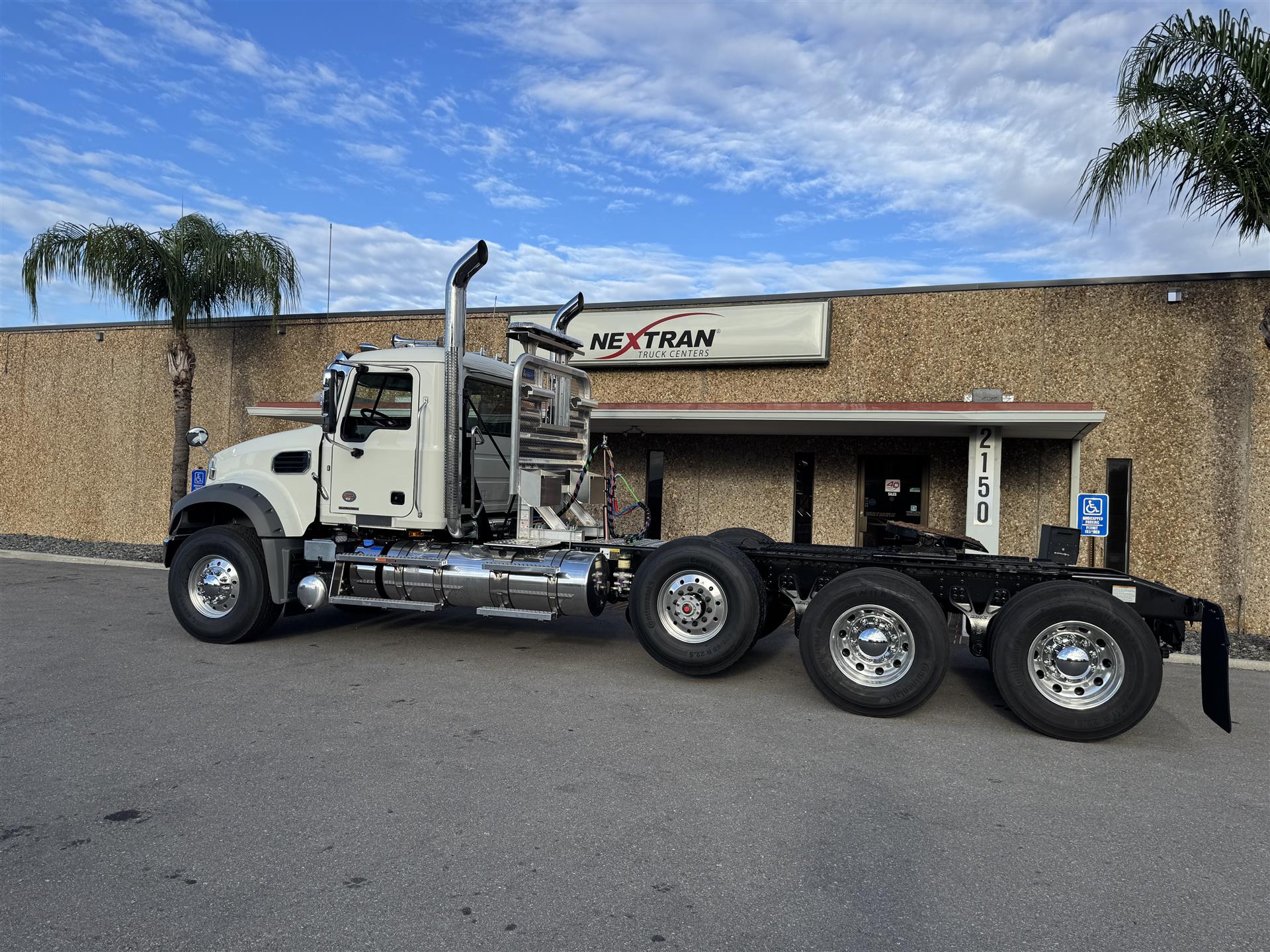 2027 Mack GR84FT