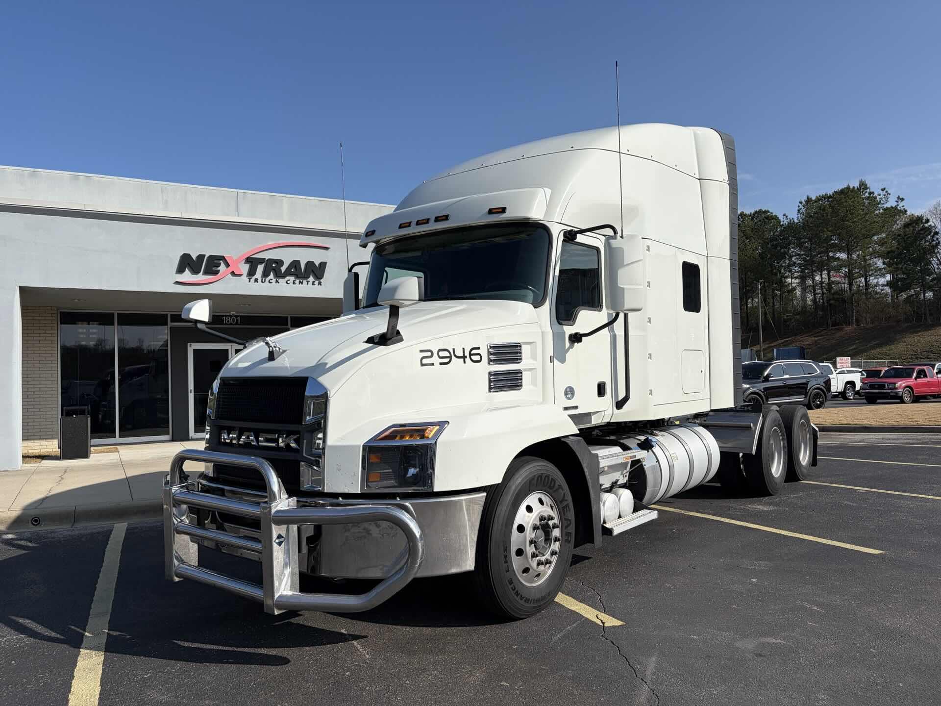 2022 Mack AN64T