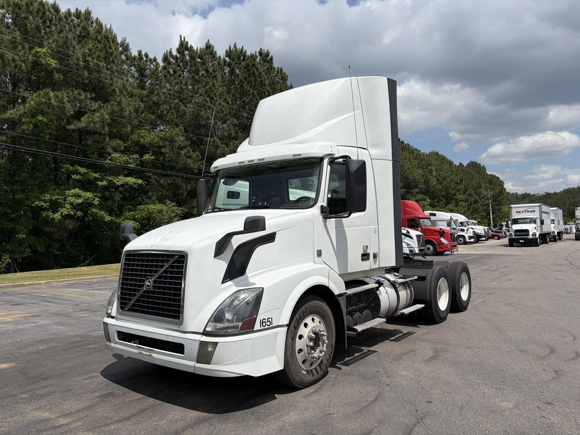 2016 Volvo VNL64T300