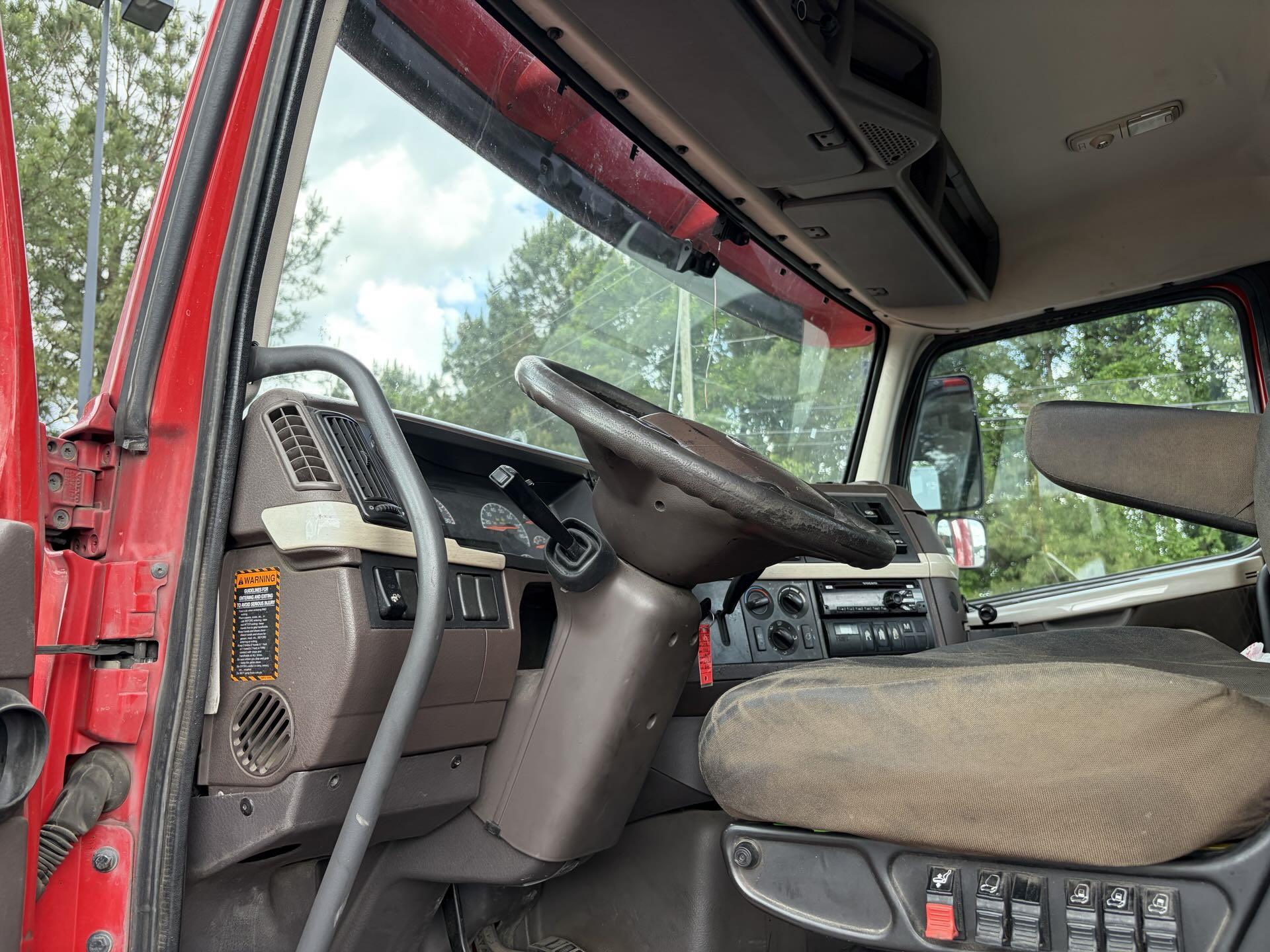 2016 Volvo in Fultondale, AL — photo 8