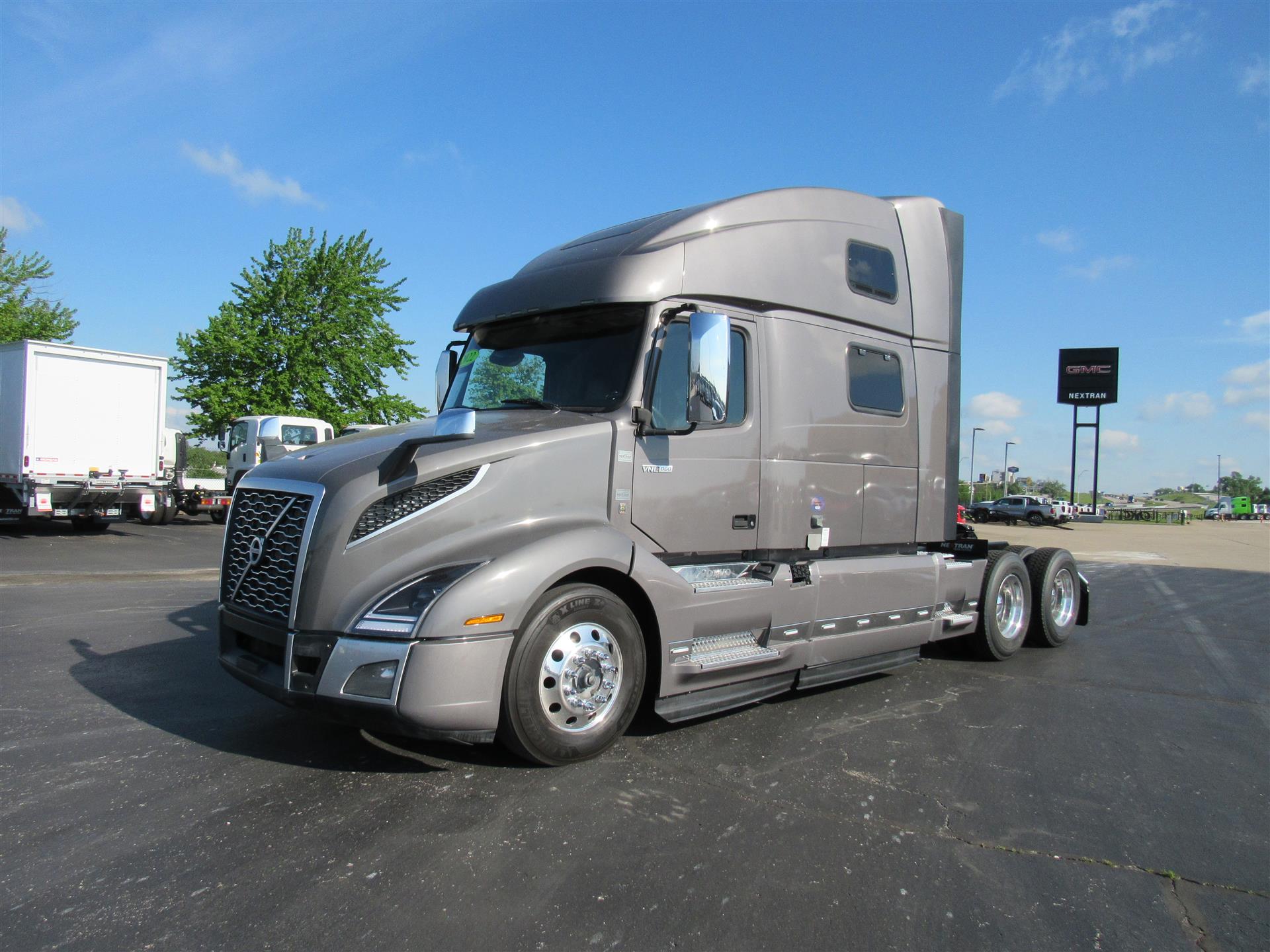 2022 Volvo VNL860