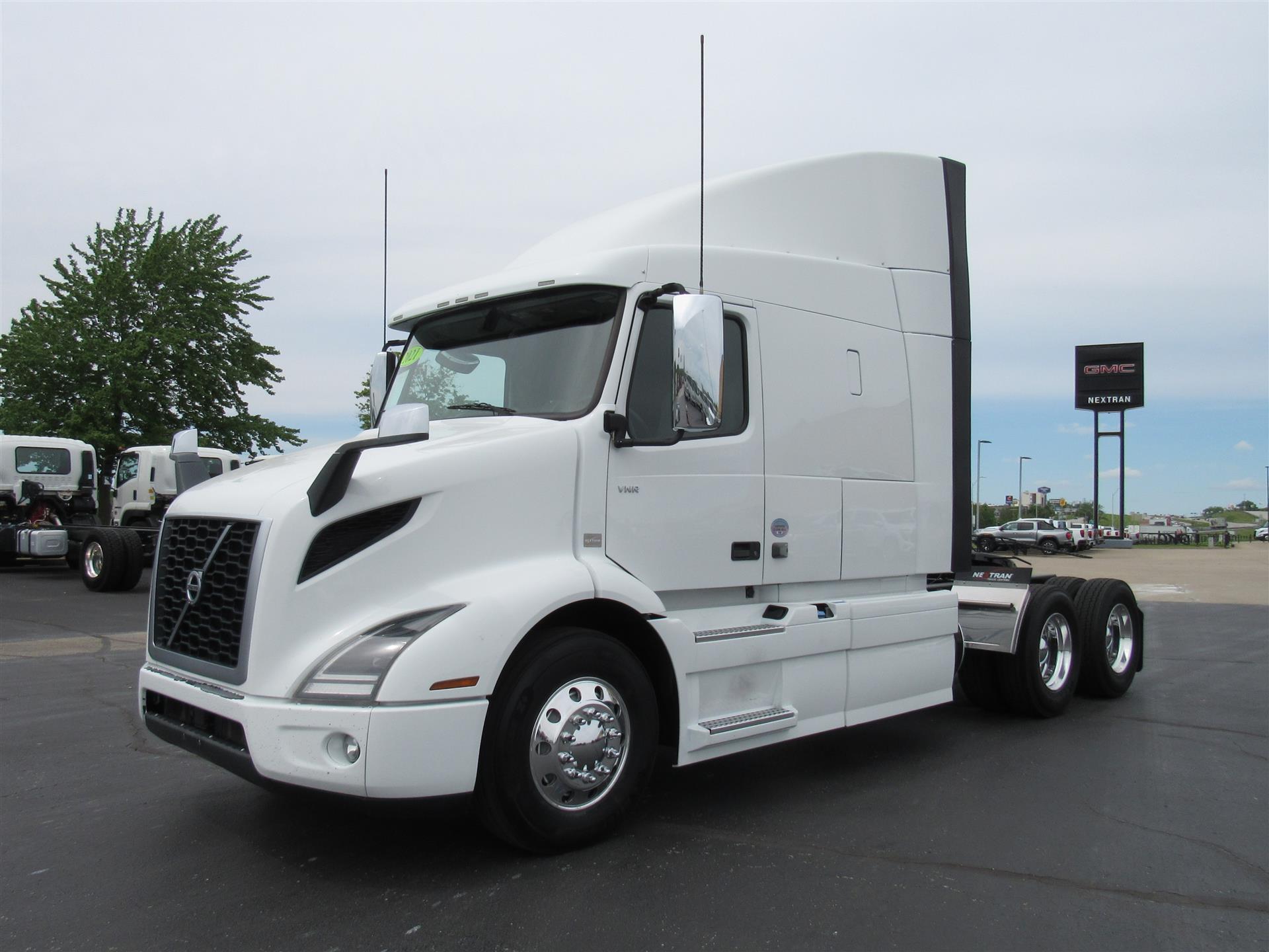 2021 Volvo VNR64T640