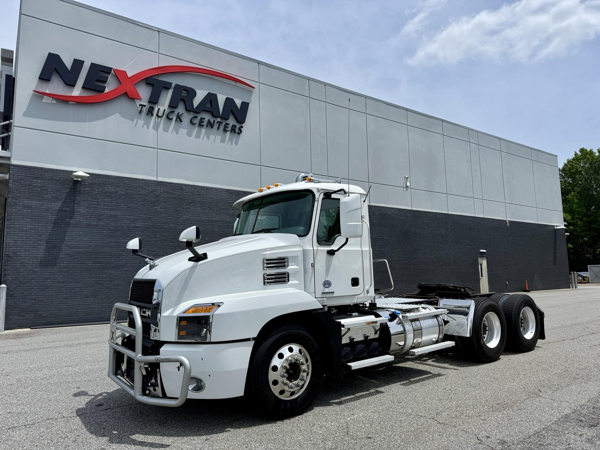 2022 Mack AN64T