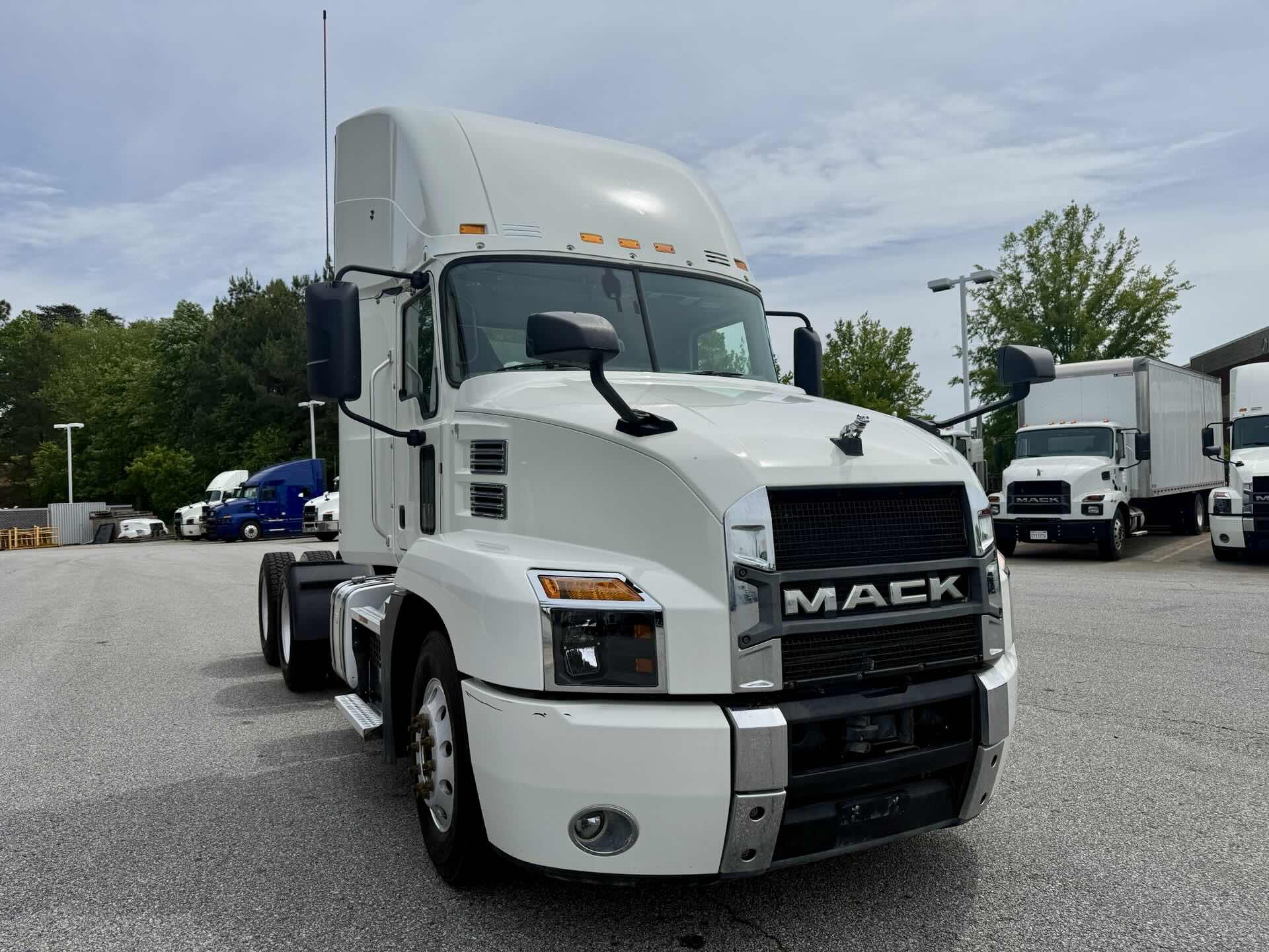 2022 Mack Anthem in Duluth, GA — photo 4