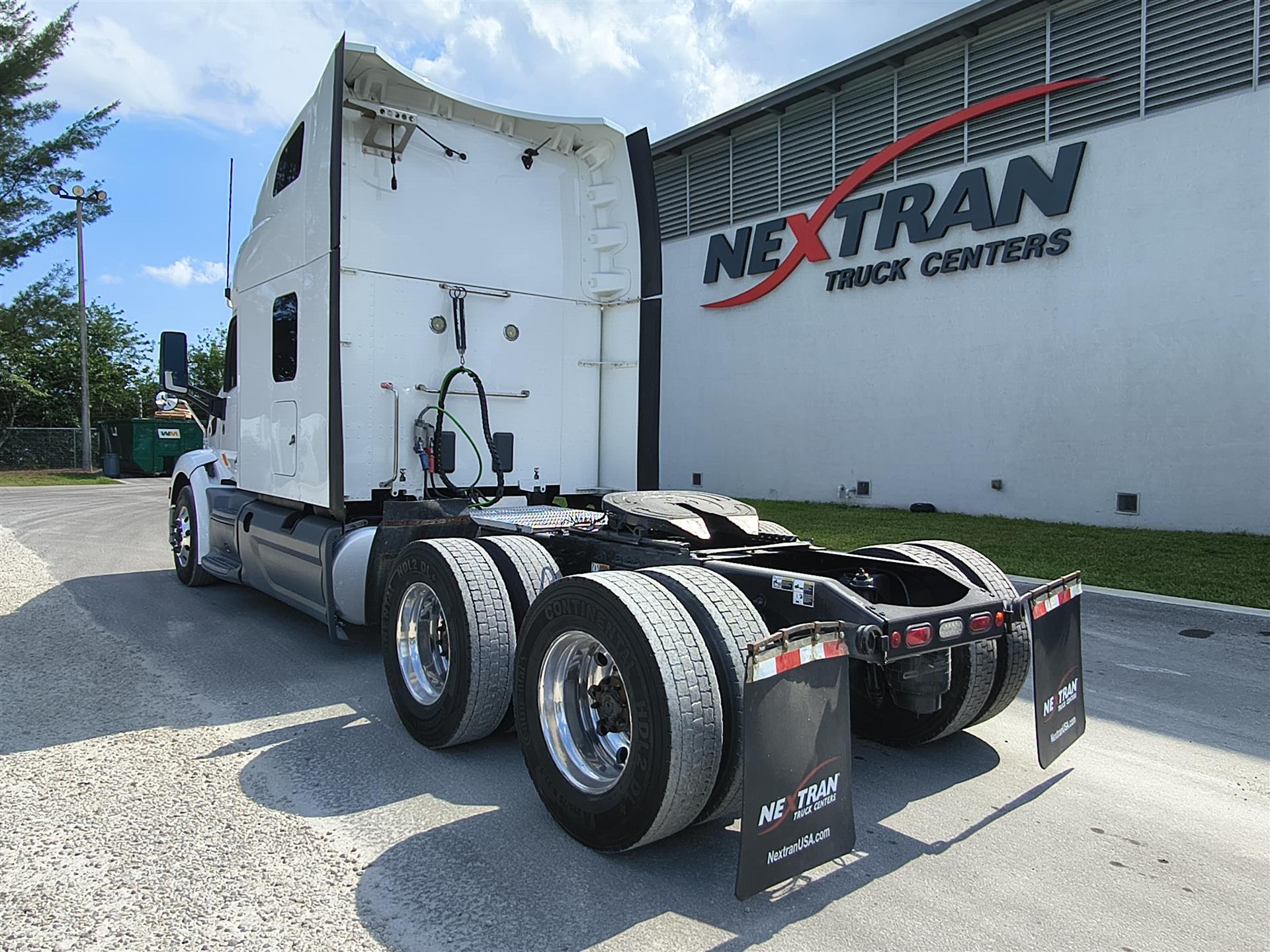 2020 Peterbilt 579 in Fort Lauderdale, FL — photo 7
