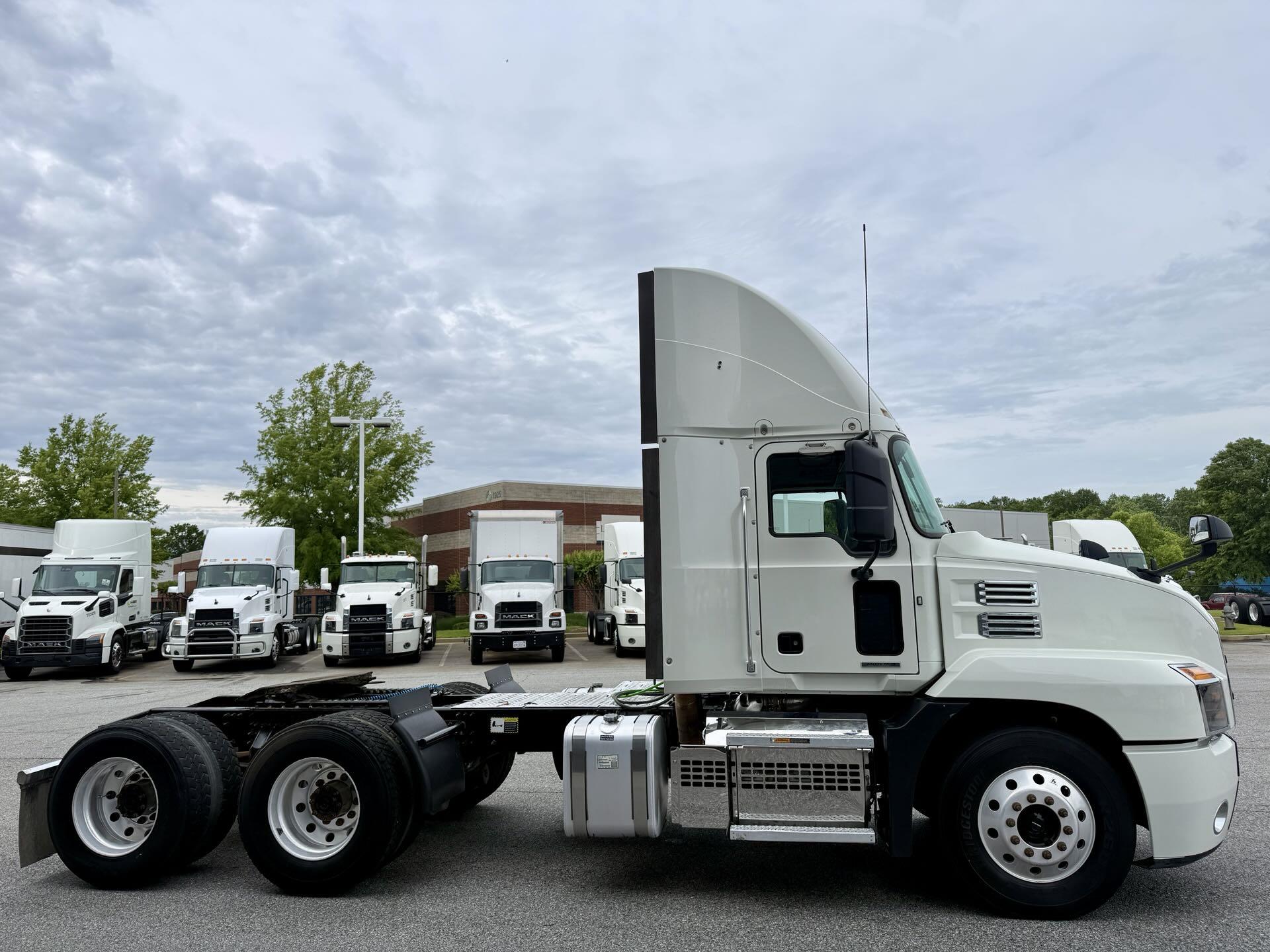 2022 Mack Anthem in Duluth, GA — photo 3