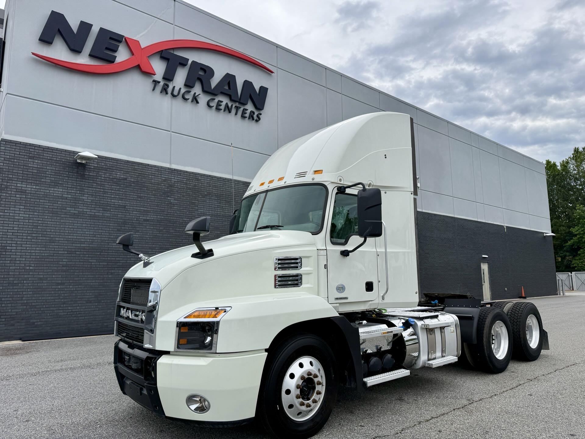 2022 Mack AN64T