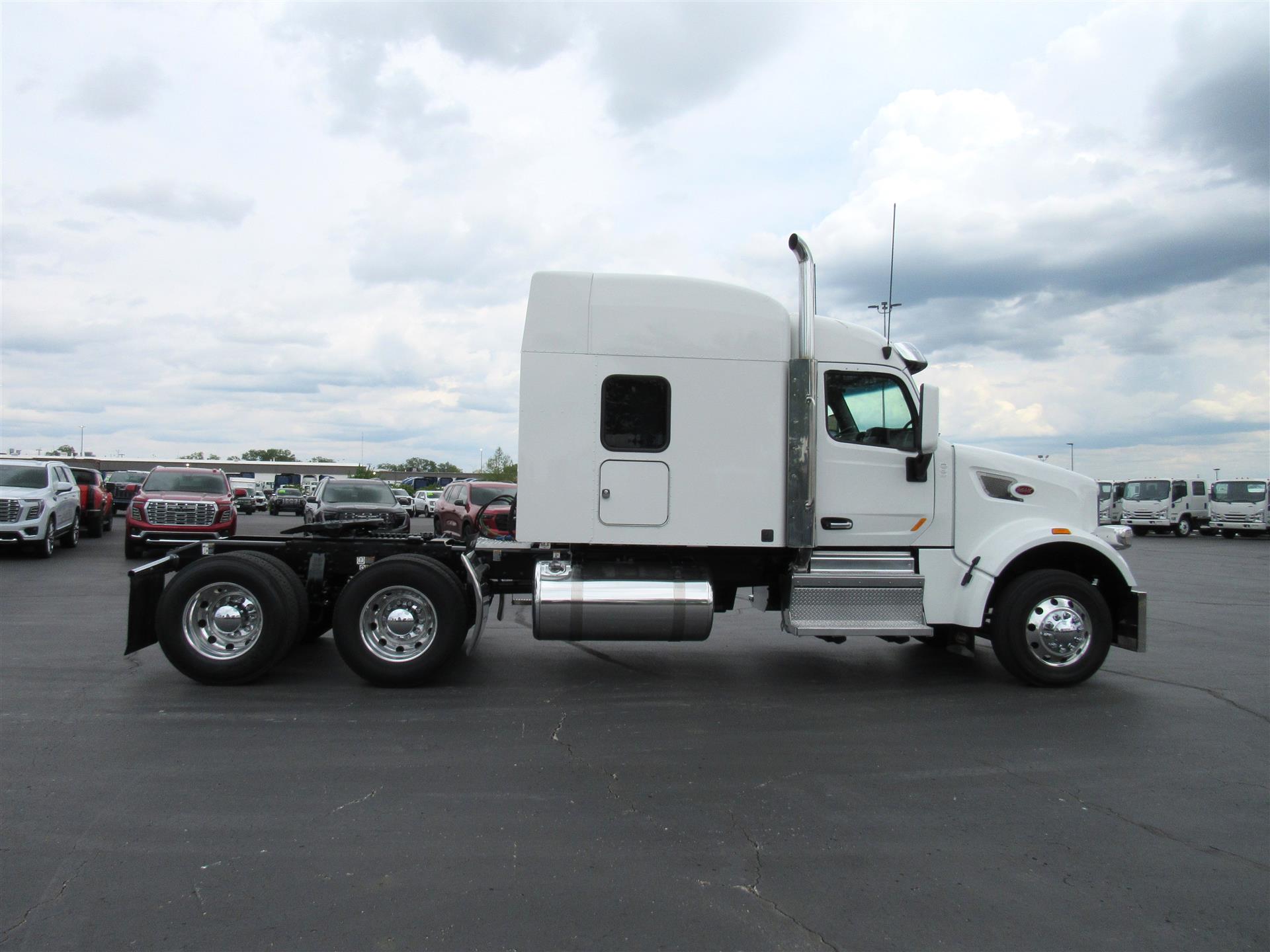 2020 Peterbilt 567 in Kansas City, MO — photo 6