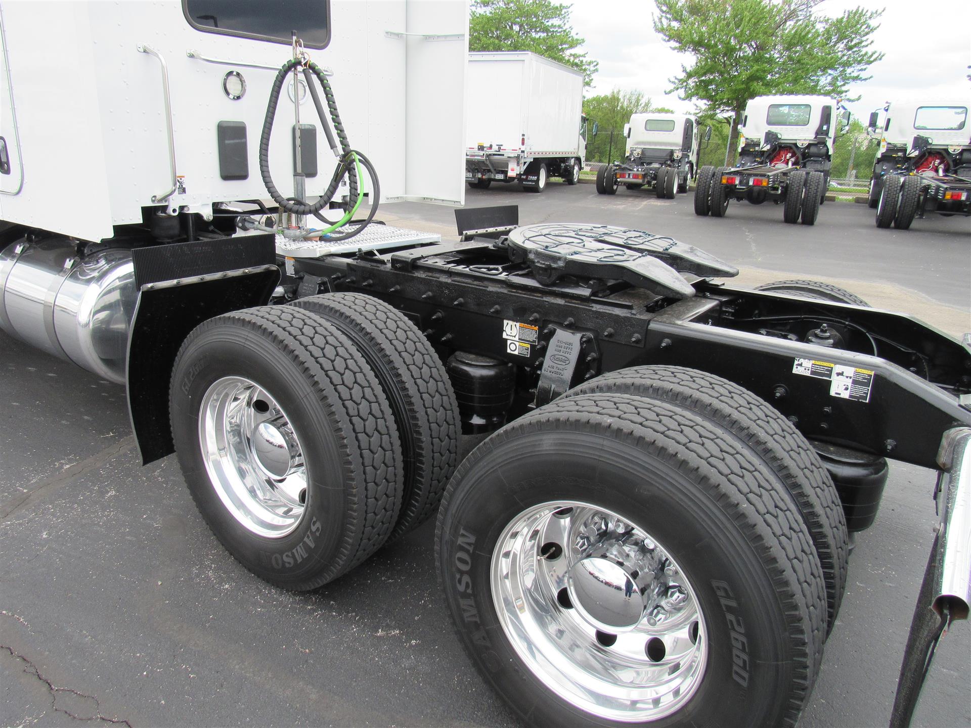 2020 Peterbilt 567 in Kansas City, MO — photo 3