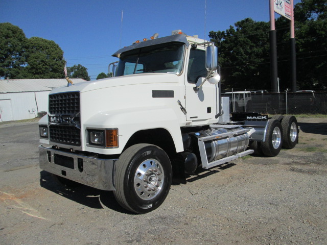 2019 Mack PI64T