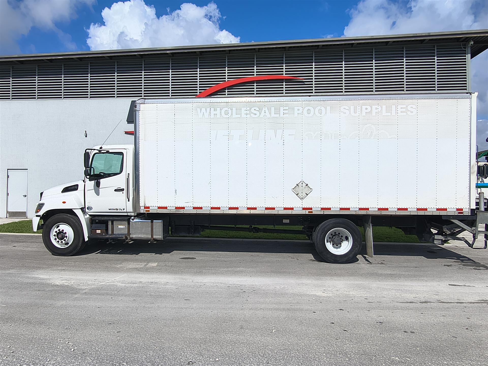 2021 Hino 338 in Fort Lauderdale, FL — photo 8