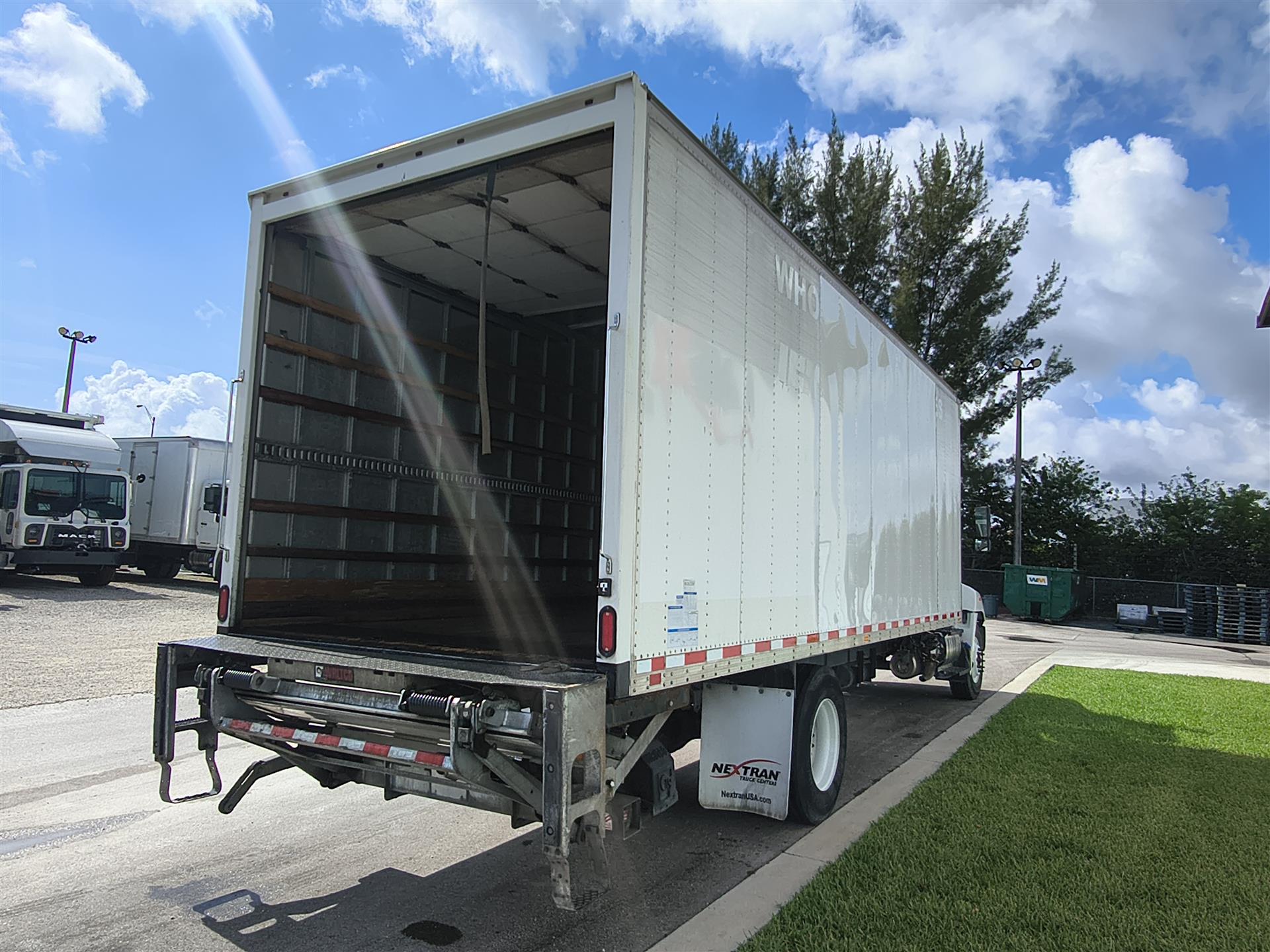 2021 Hino 338 in Fort Lauderdale, FL — photo 7