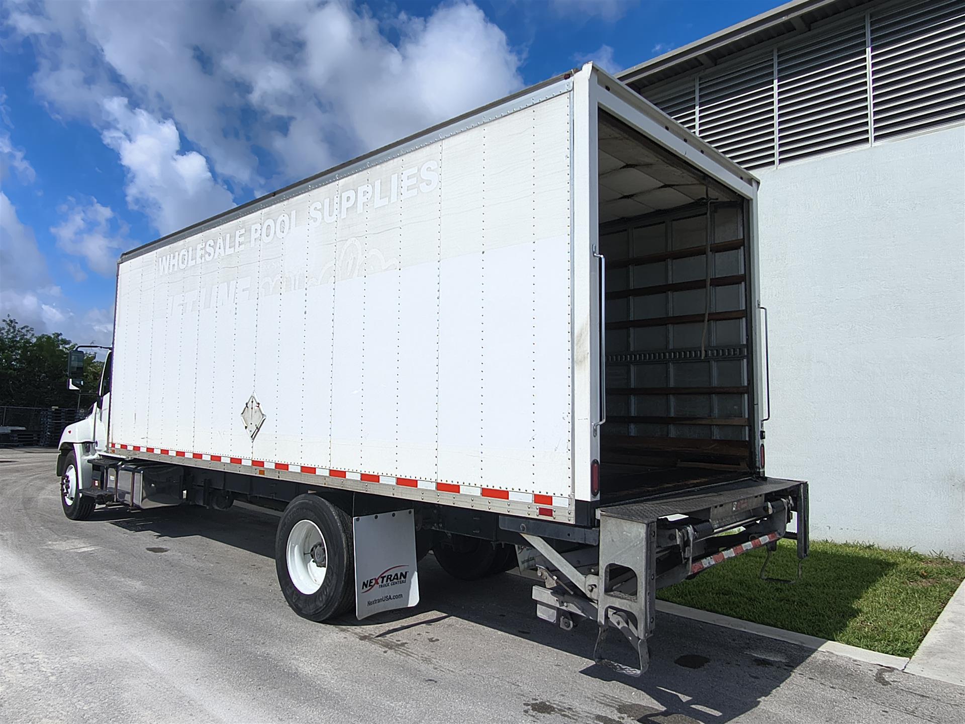 2021 Hino 338 in Fort Lauderdale, FL — photo 6
