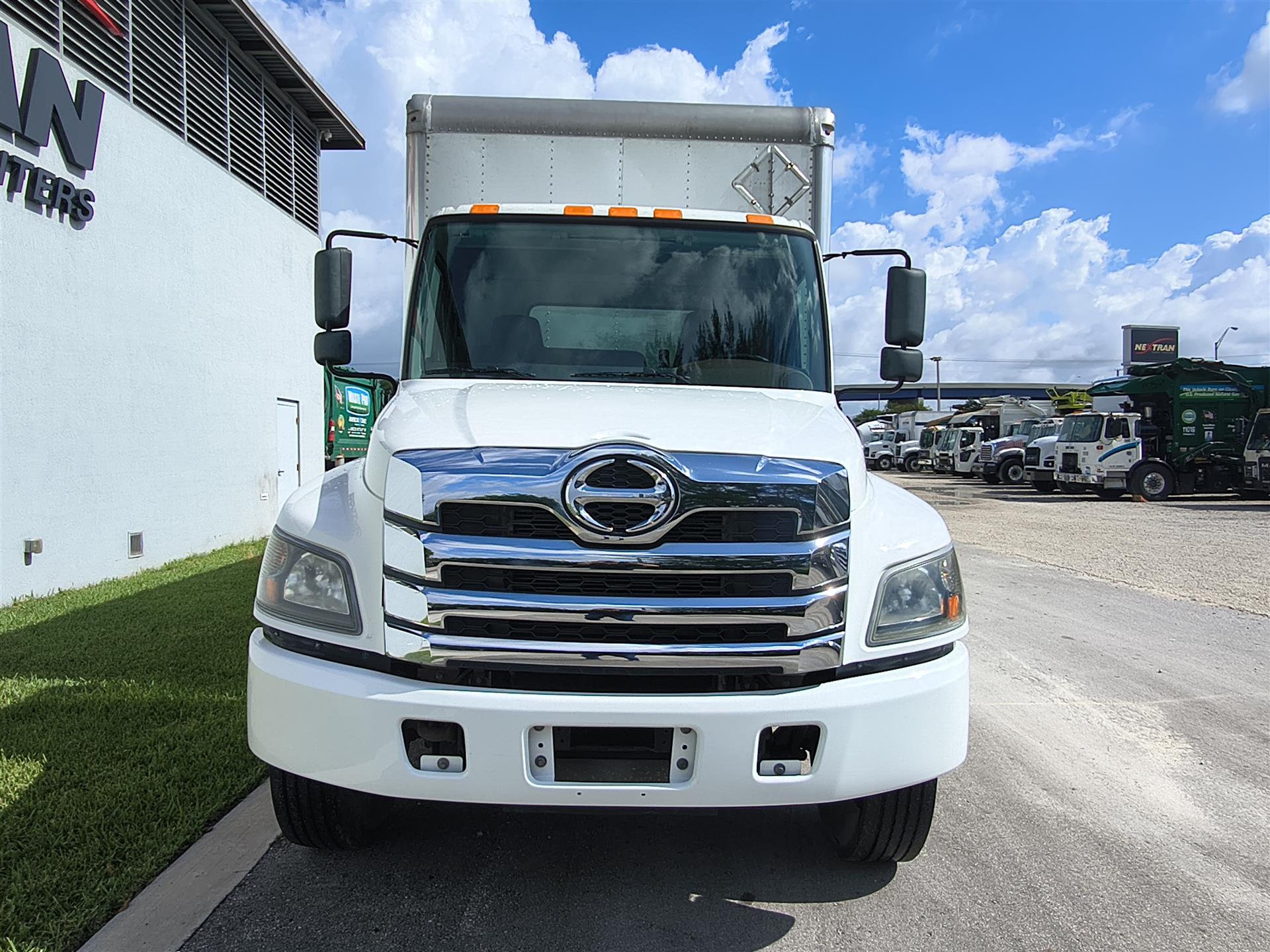 2021 Hino 338 in Fort Lauderdale, FL — photo 2