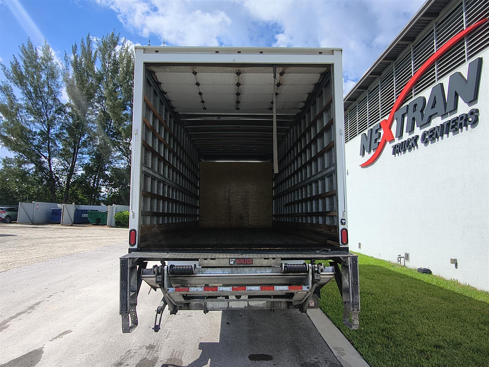 2021 Hino 338 in Fort Lauderdale, FL — photo 4