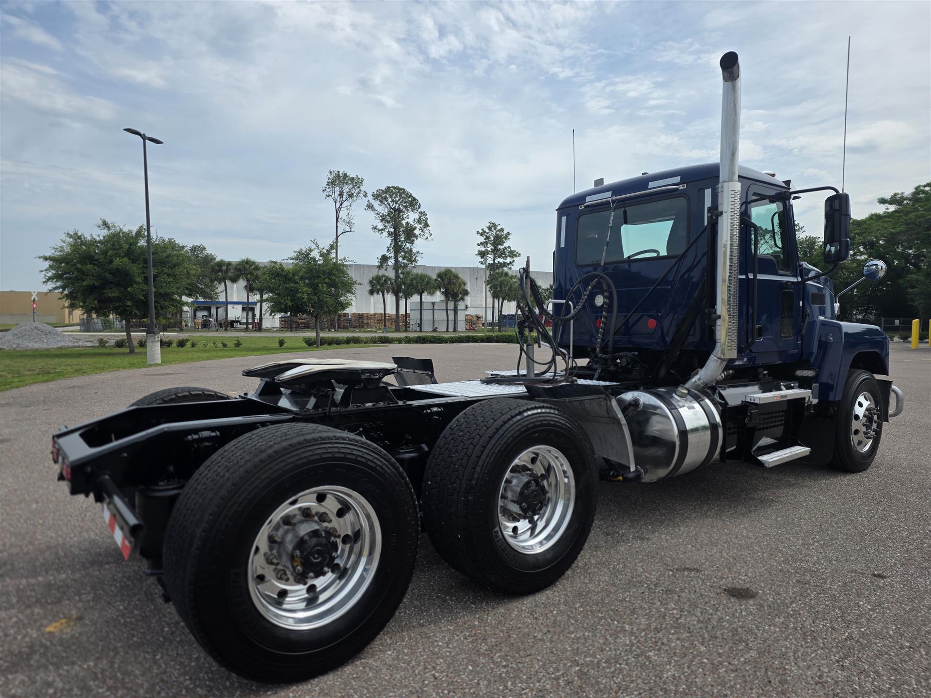 2024 Mack Pinnacle in Orlando, FL — photo 5