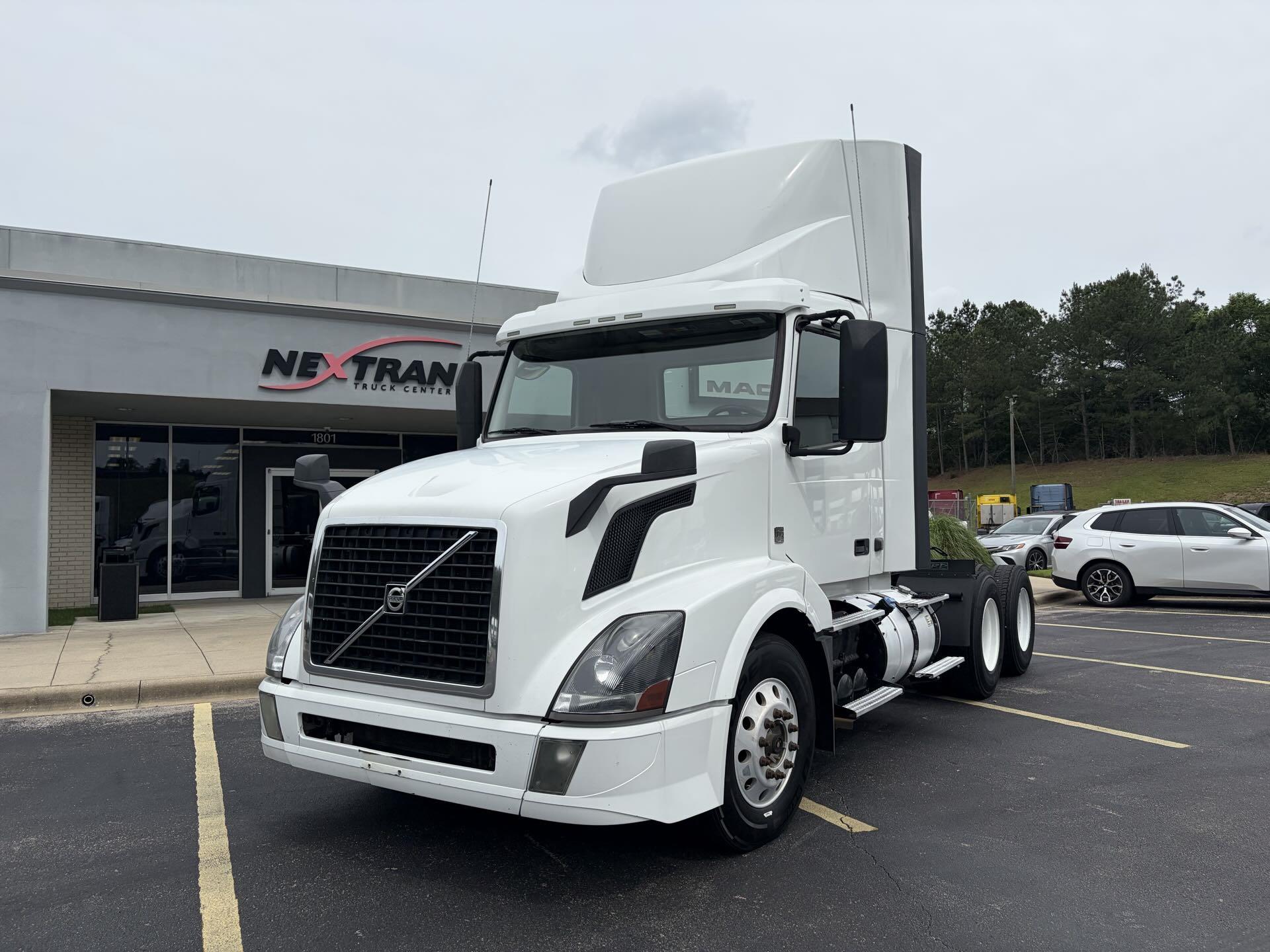 2016 Volvo VNL64T300