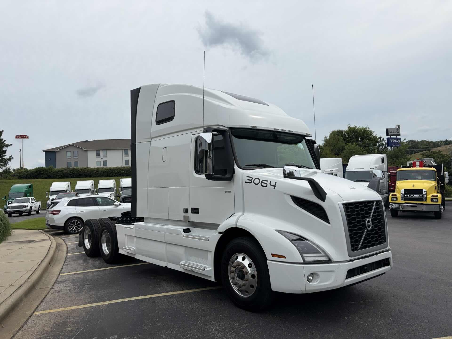 2023 Volvo in Fultondale, AL — photo 3