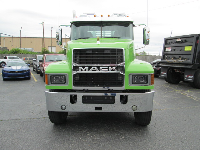 2022 Mack Pinnacle in Duluth, GA — photo 2