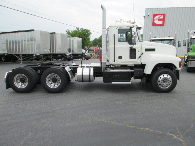 2019 Mack Pinnacle in Macon, GA — photo 4