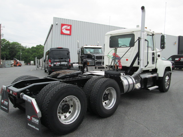 2019 Mack Pinnacle in Macon, GA — photo 5