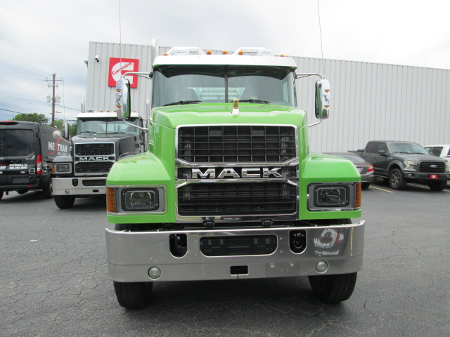 2022 Mack Pinnacle in Macon, GA — photo 2