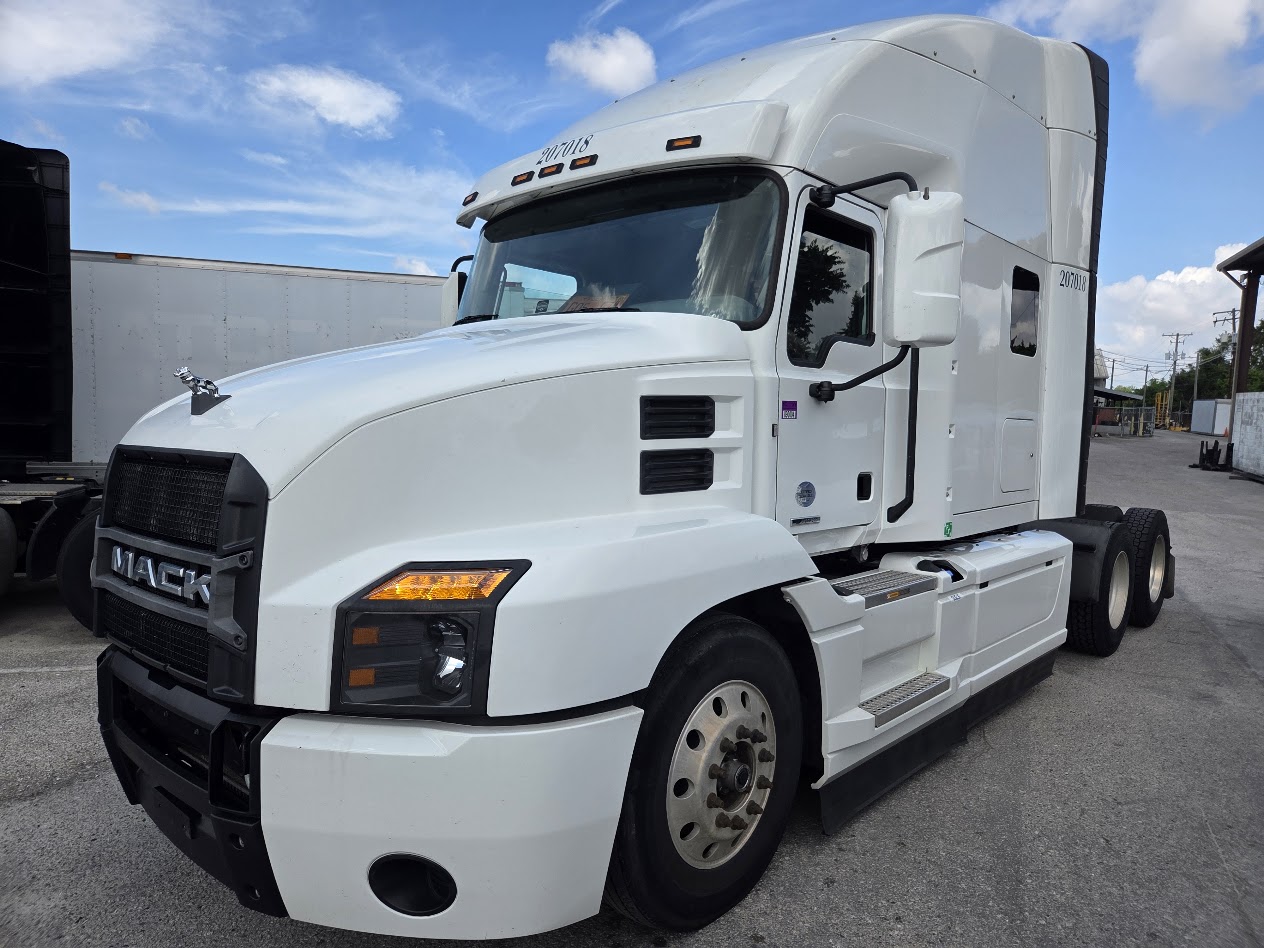 2020 Mack AN64T