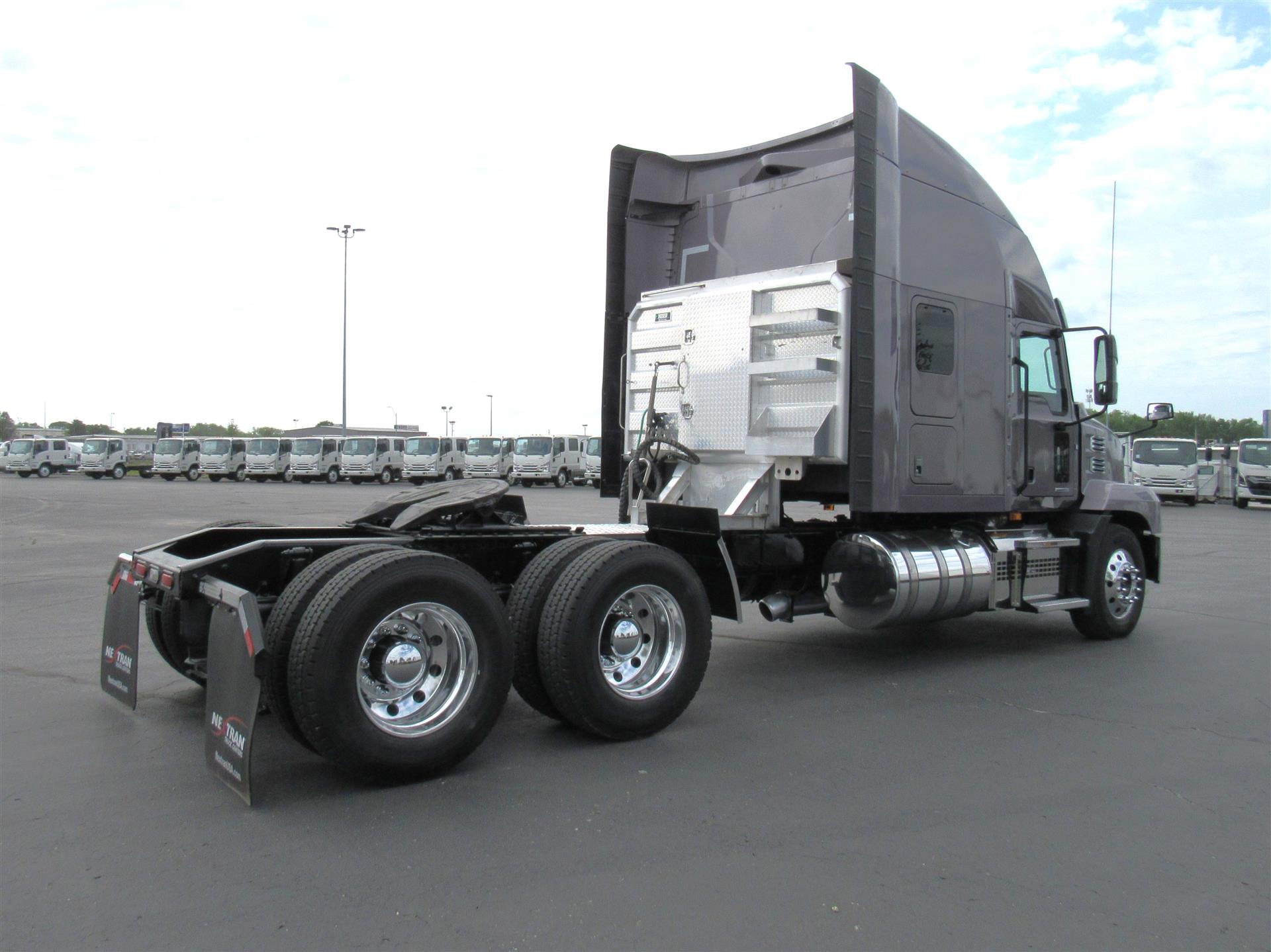 2023 Mack Anthem in Kansas City, MO — photo 6