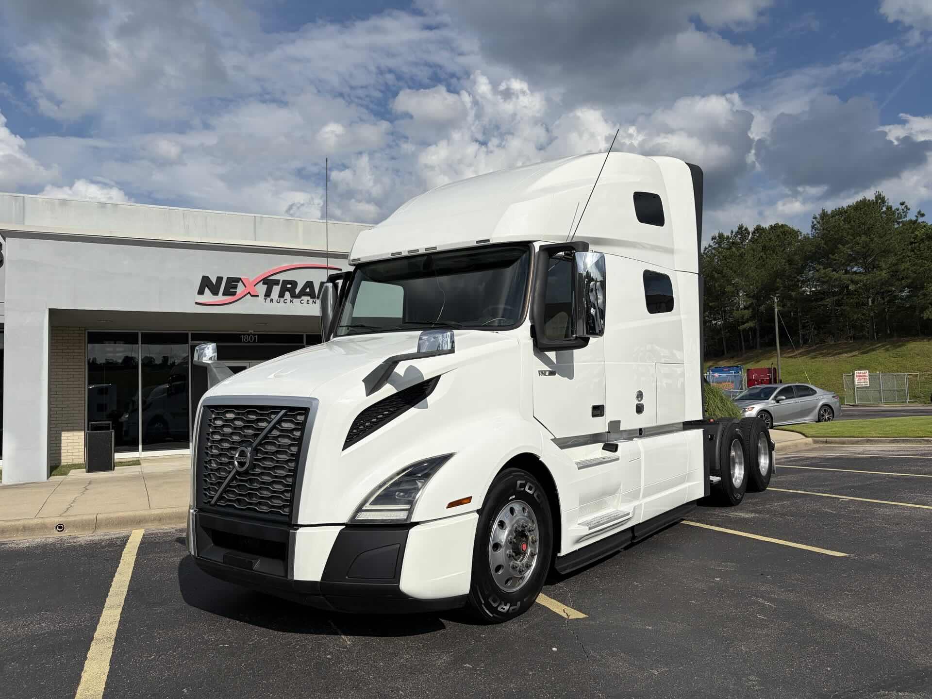 2020 Volvo VNL64T760
