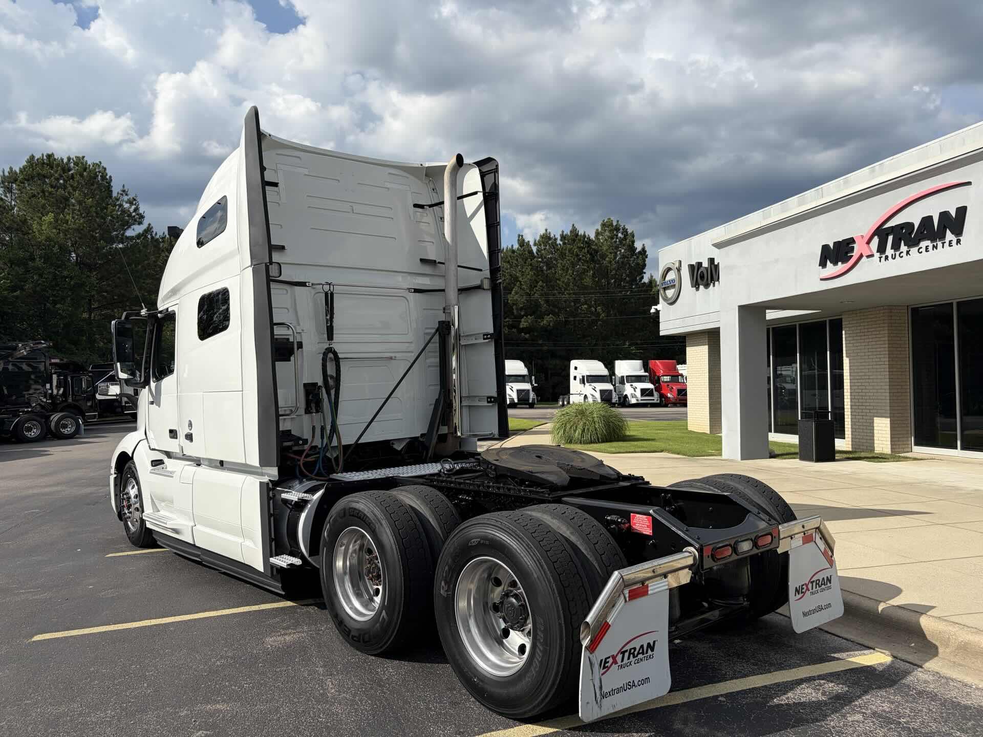 2020 Volvo VNL 760 in Fultondale, AL — photo 8