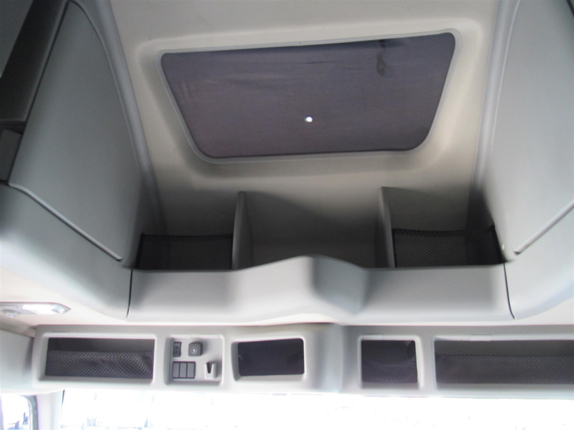 2022 Volvo VNL 860 in Tampa, FL — photo 5