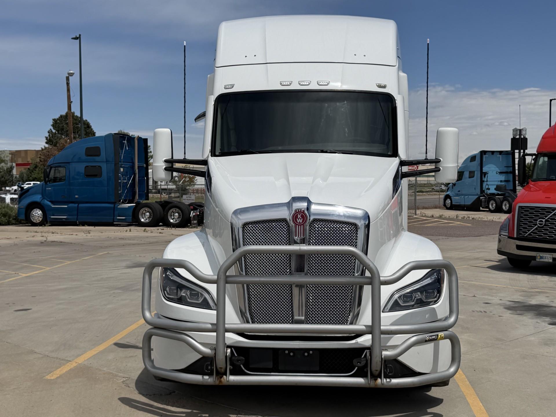 2022 Kenworth T680 in Commerce City, CO — photo 8