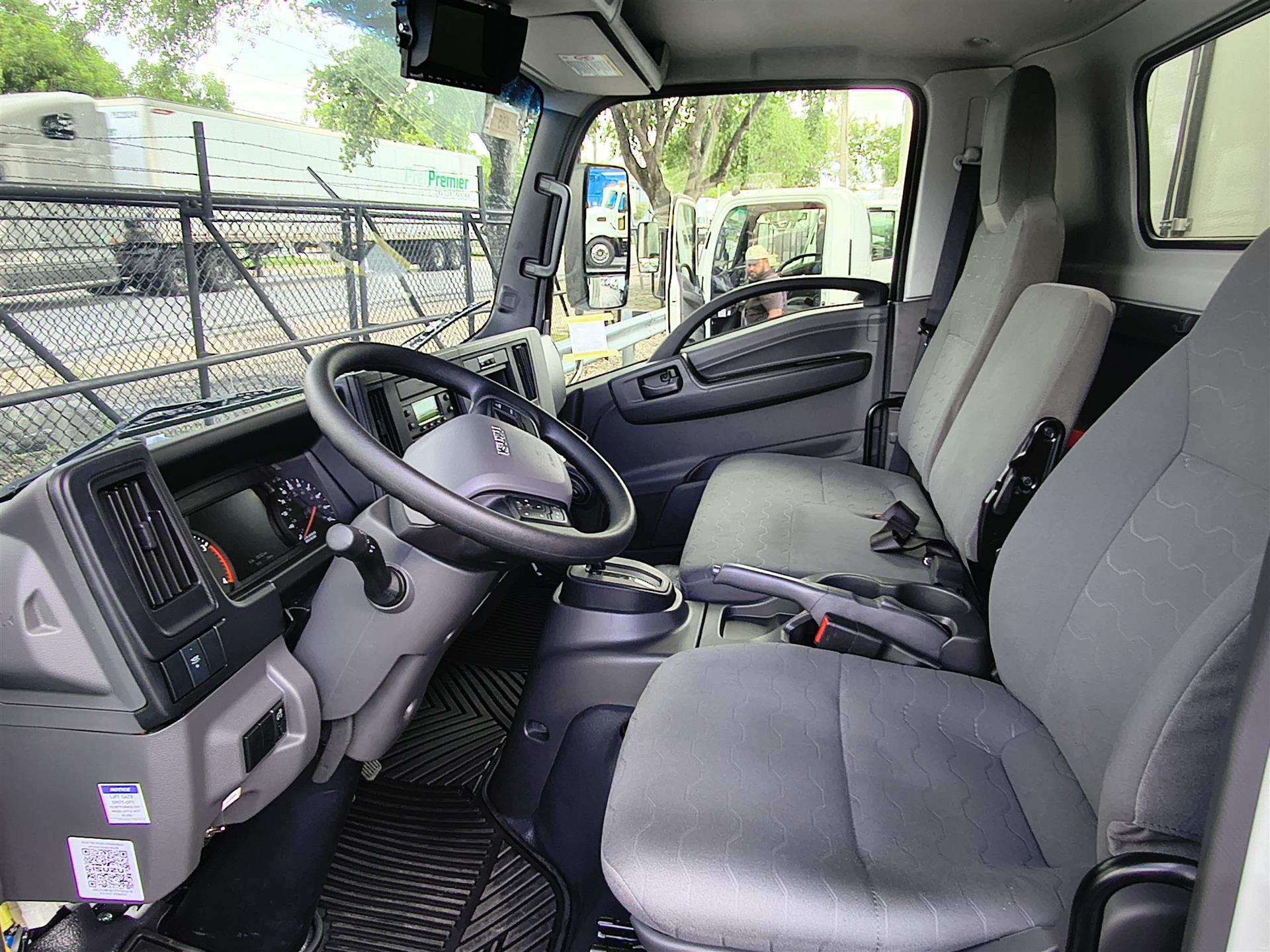 2026 Isuzu NRR in Miami, FL — photo 7