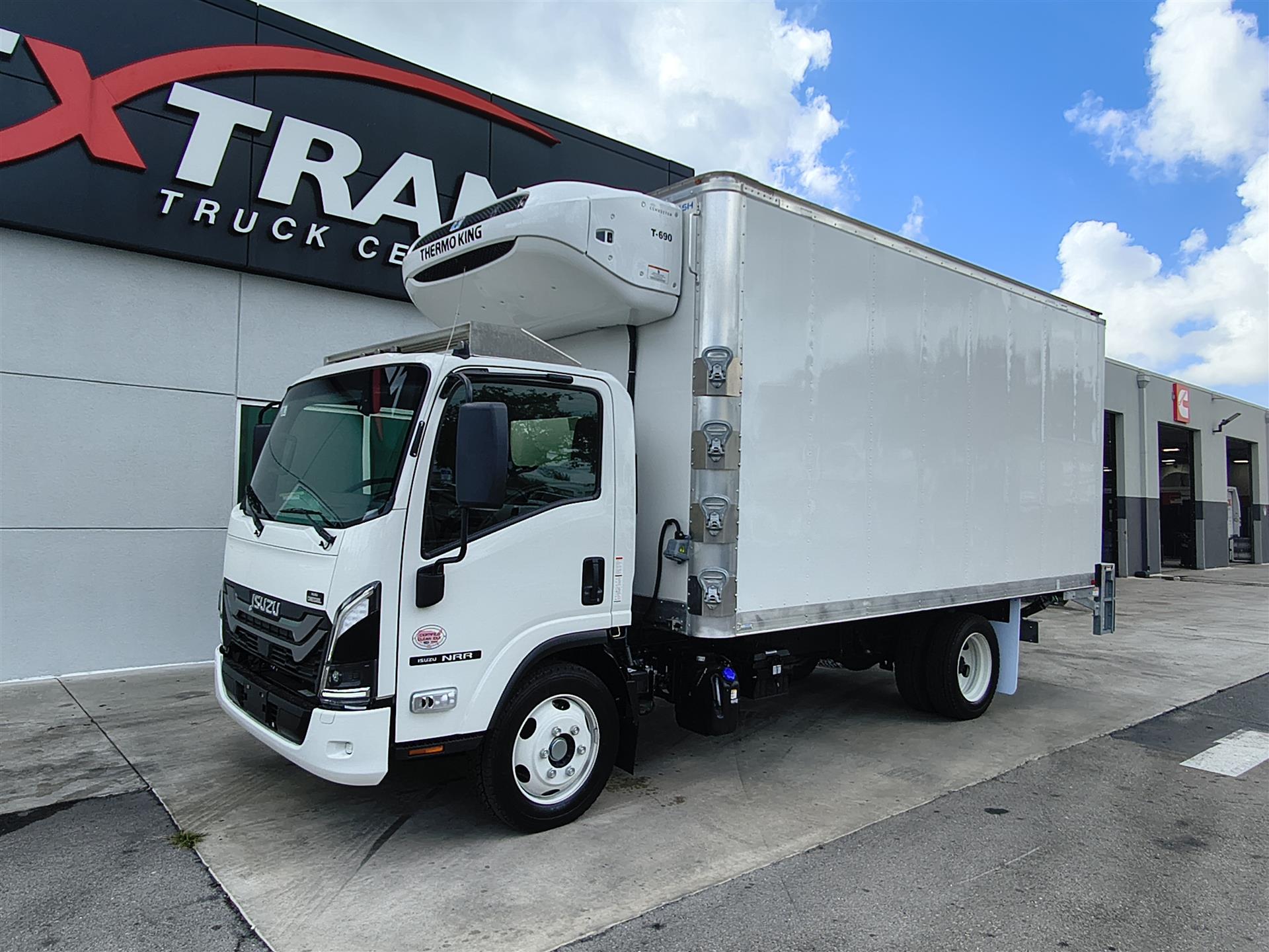 2026 Isuzu NRR-3U354