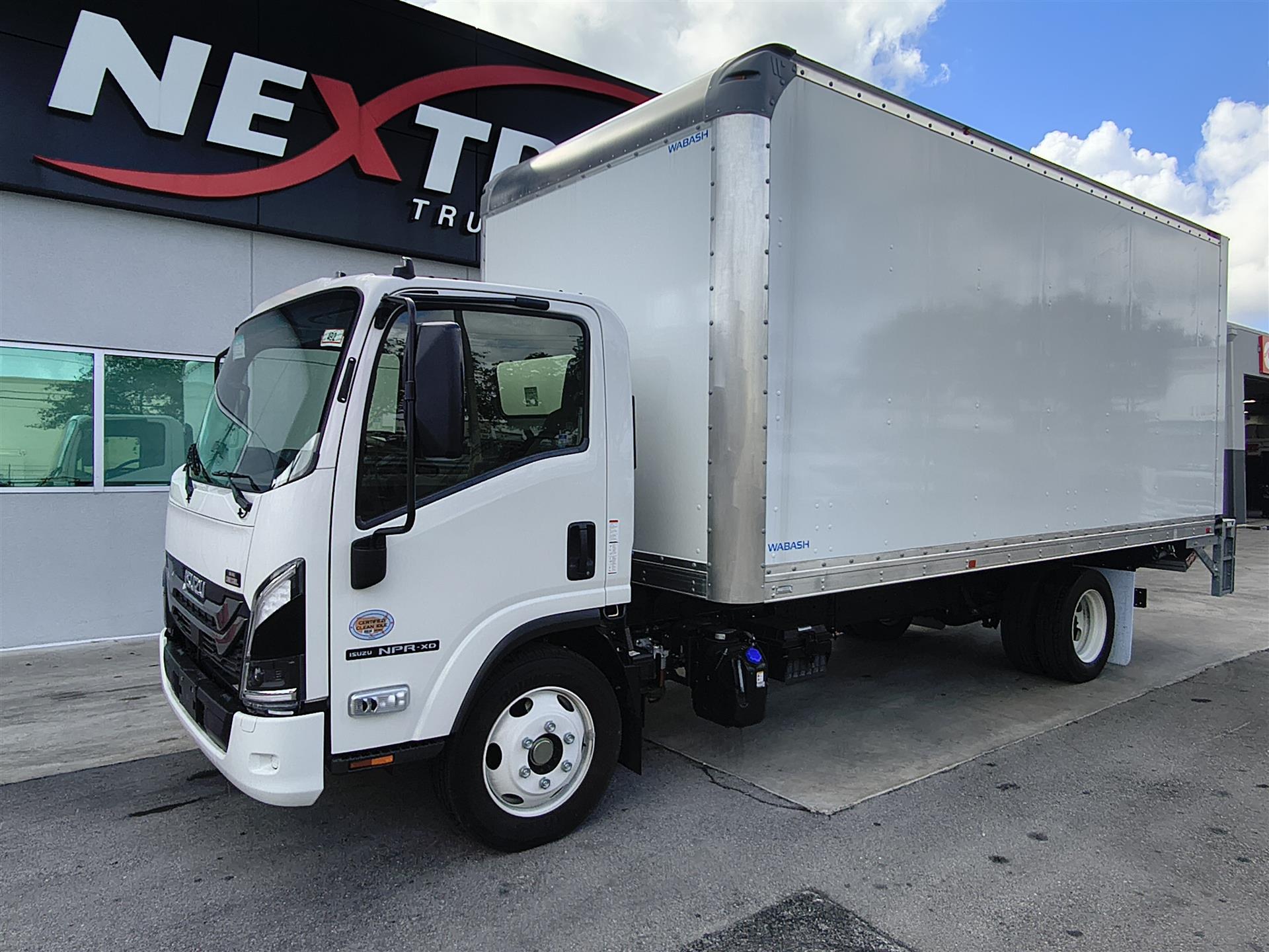 2025 Isuzu NPRXD-3Y424