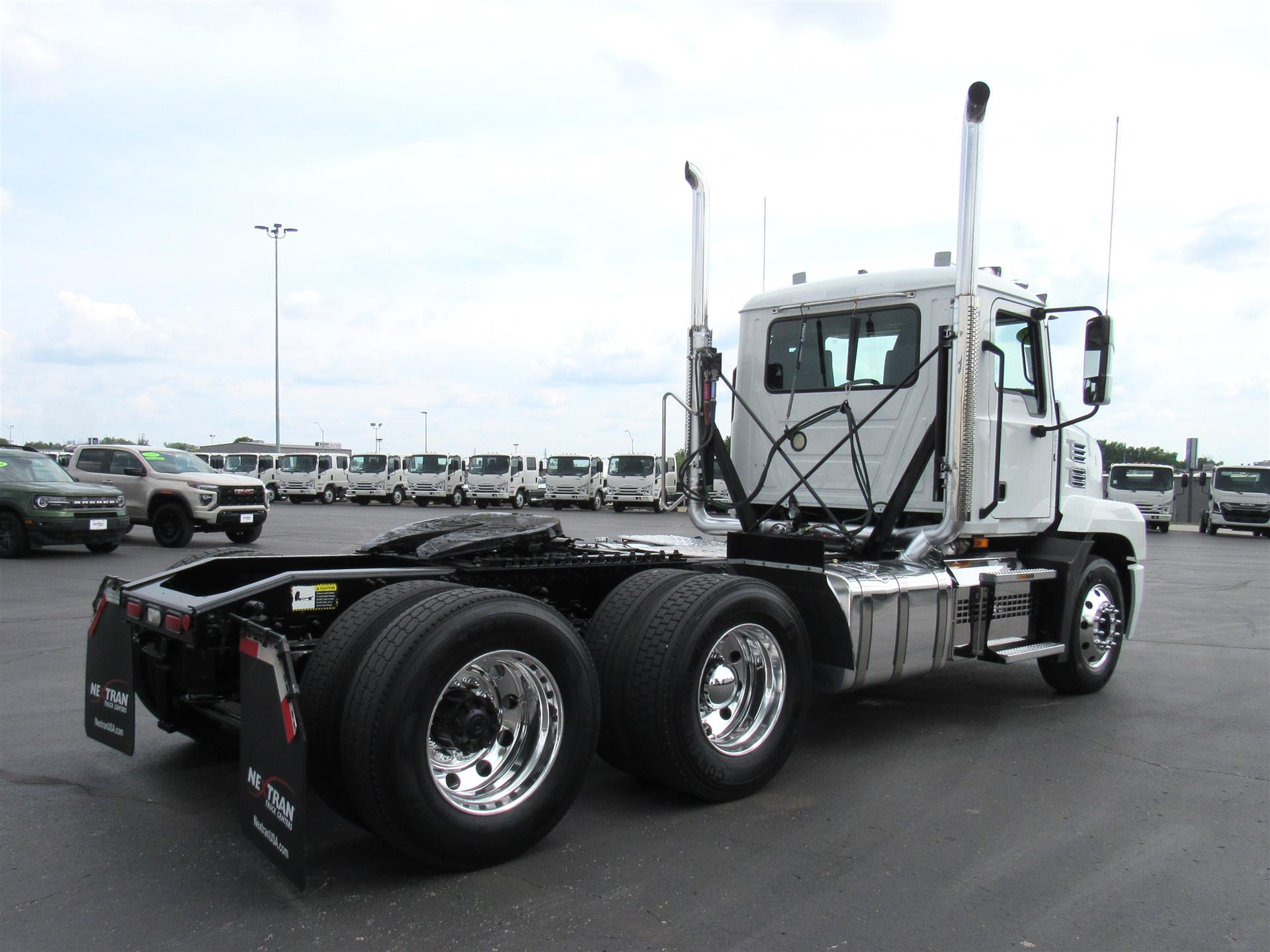 2021 Mack Anthem in Kansas City, MO — photo 6