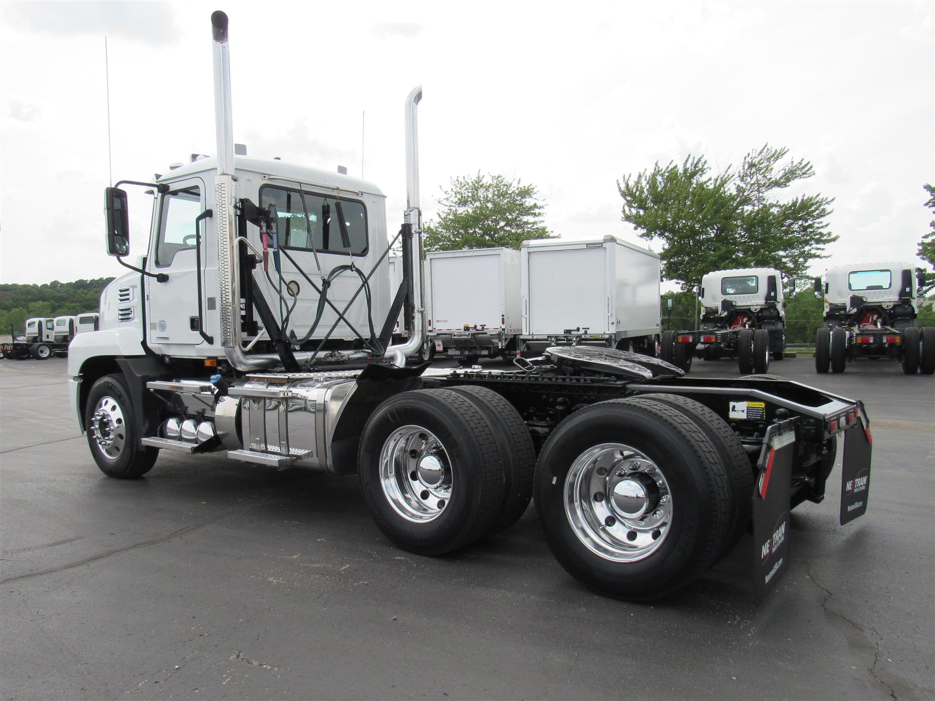 2021 Mack Anthem in Kansas City, MO — photo 3