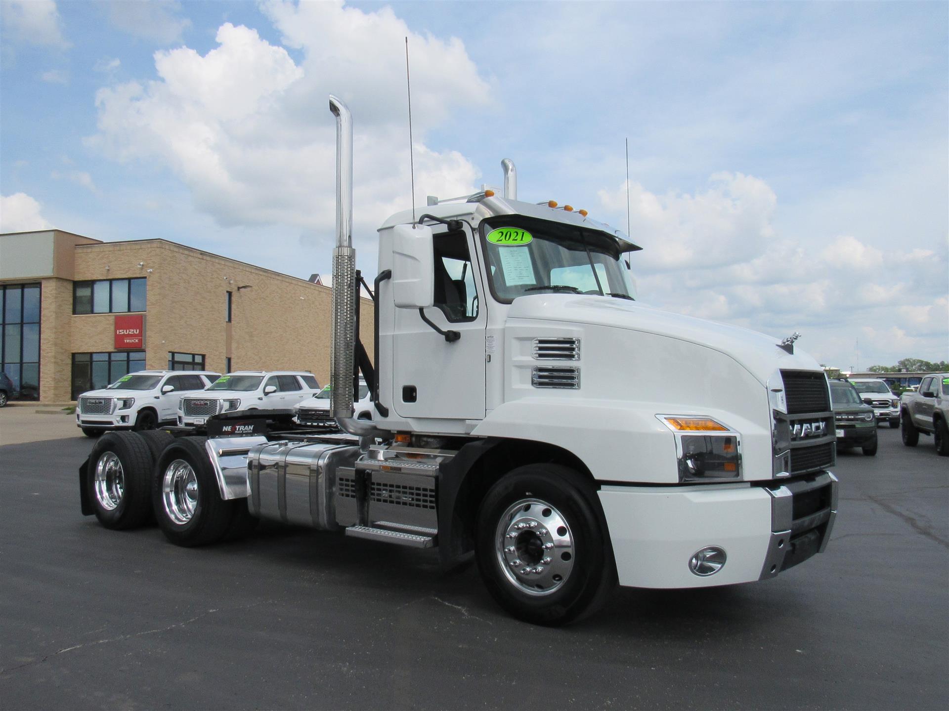 2021 Mack Anthem in Kansas City, MO — photo 8