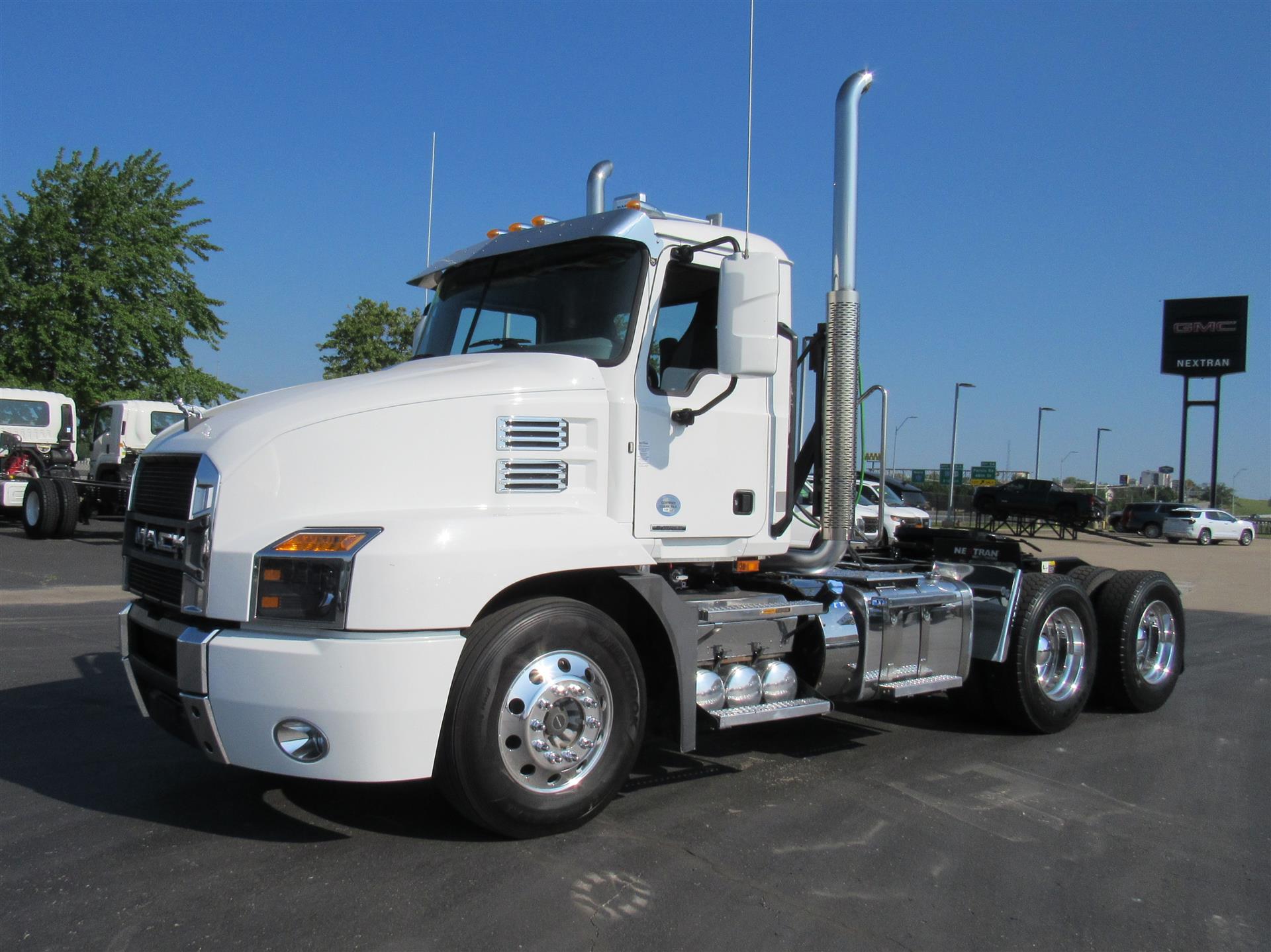 2020 Mack AN64T DAYCAB