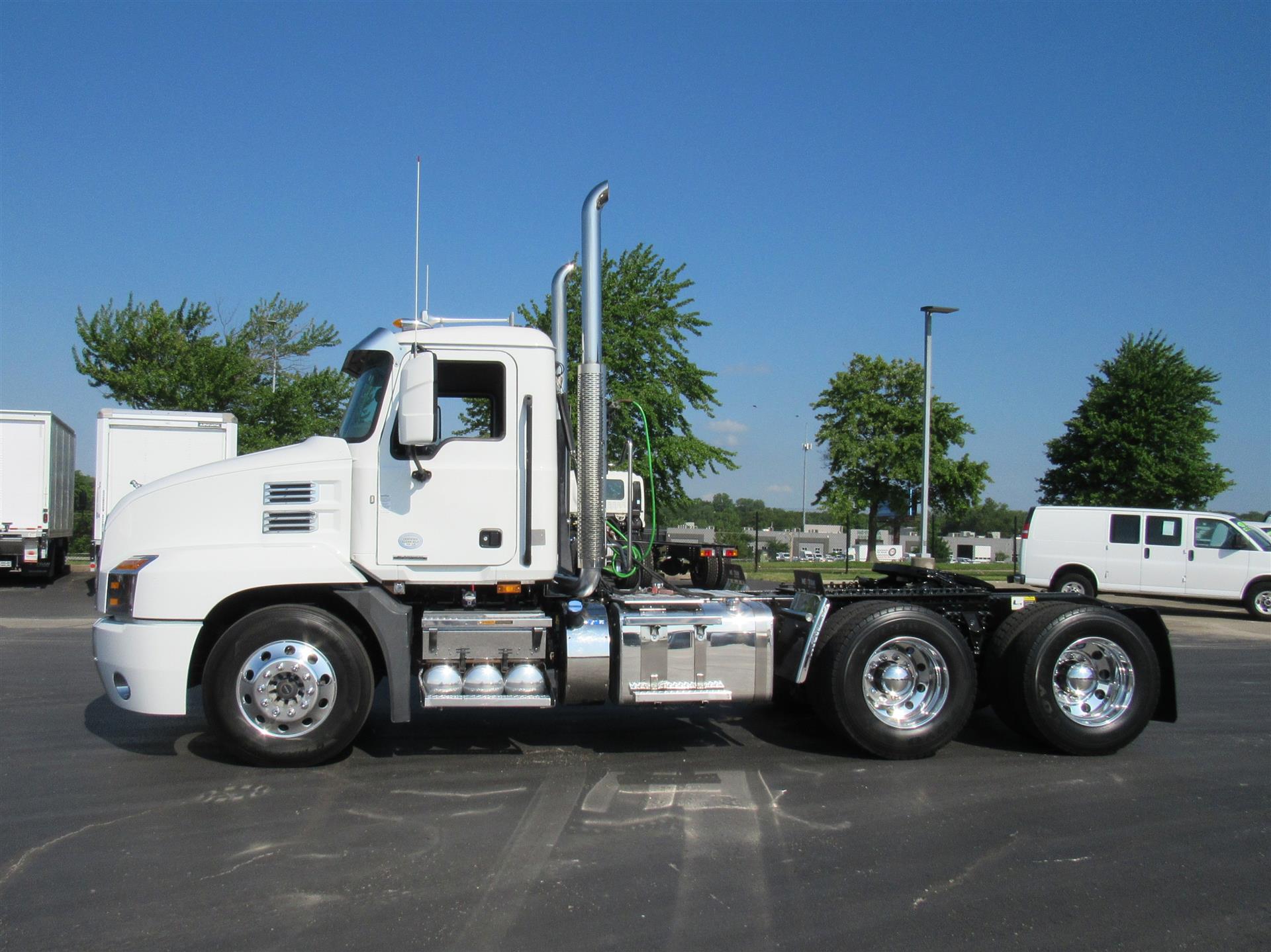 2020 Mack Anthem in Kansas City, MO — photo 2