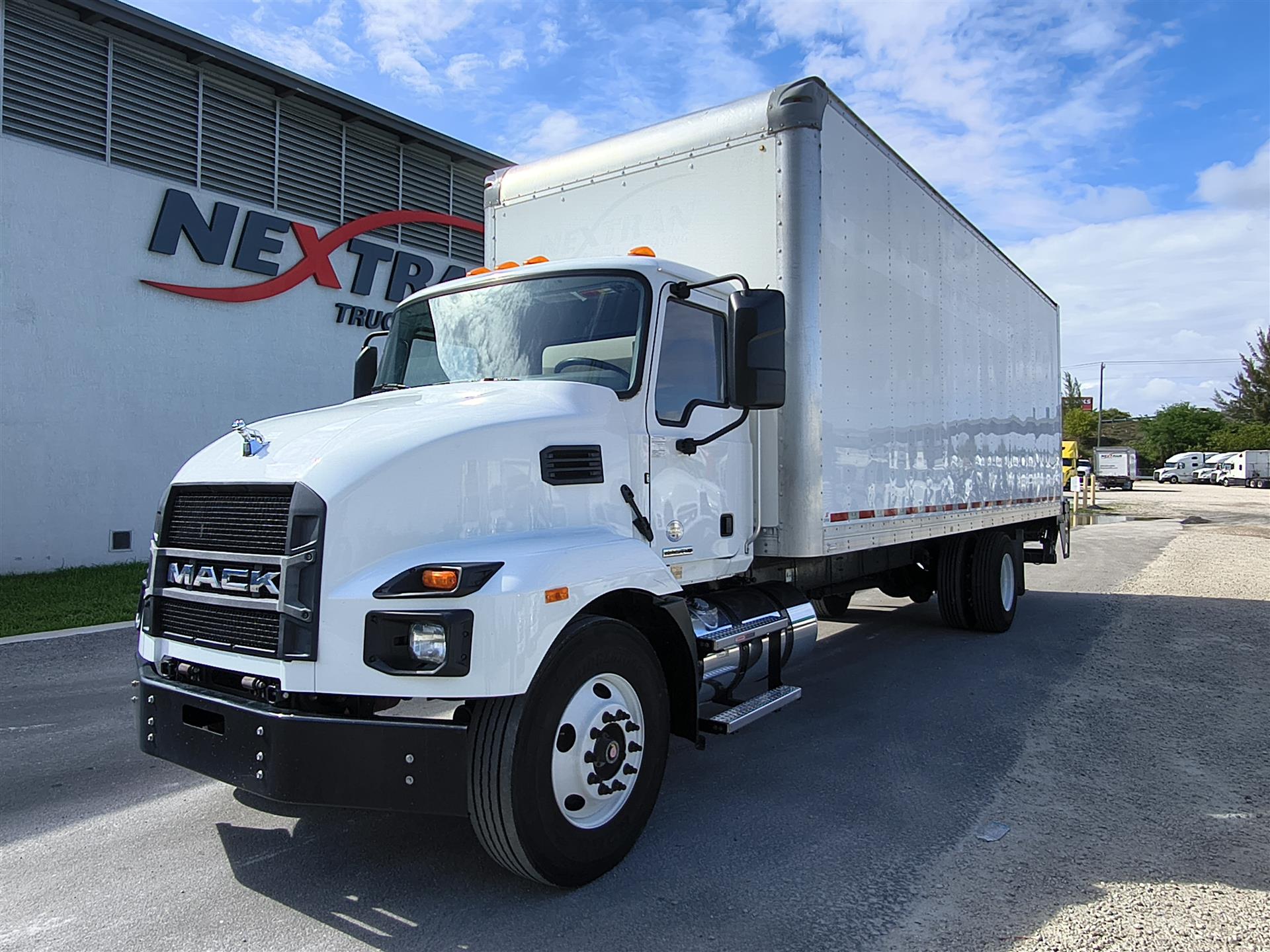 2022 Mack MD6 42R