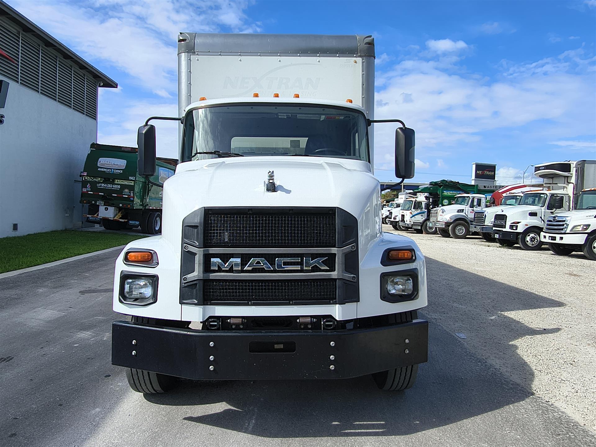 2022 Mack MD in Fort Lauderdale, FL — photo 2